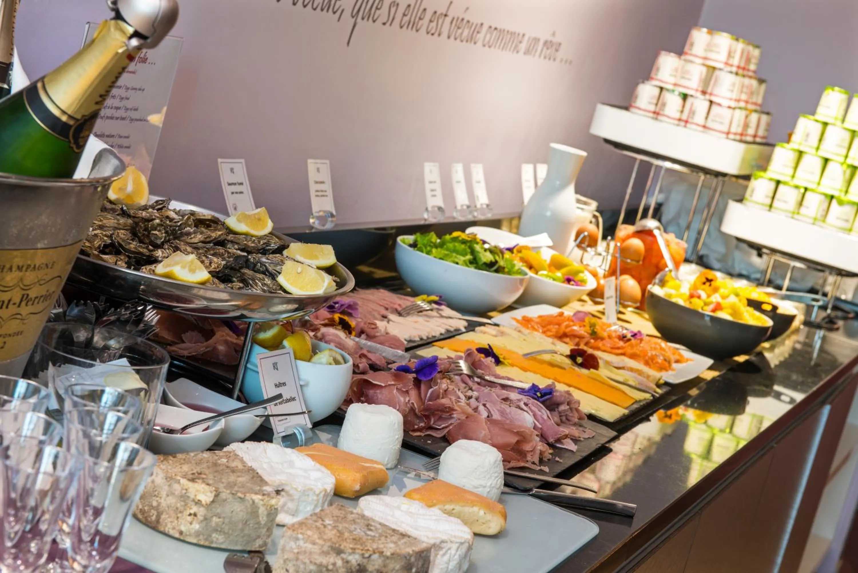 Buffet breakfast in Hôtel Château des Tourelles - Relais Thalasso & Spa