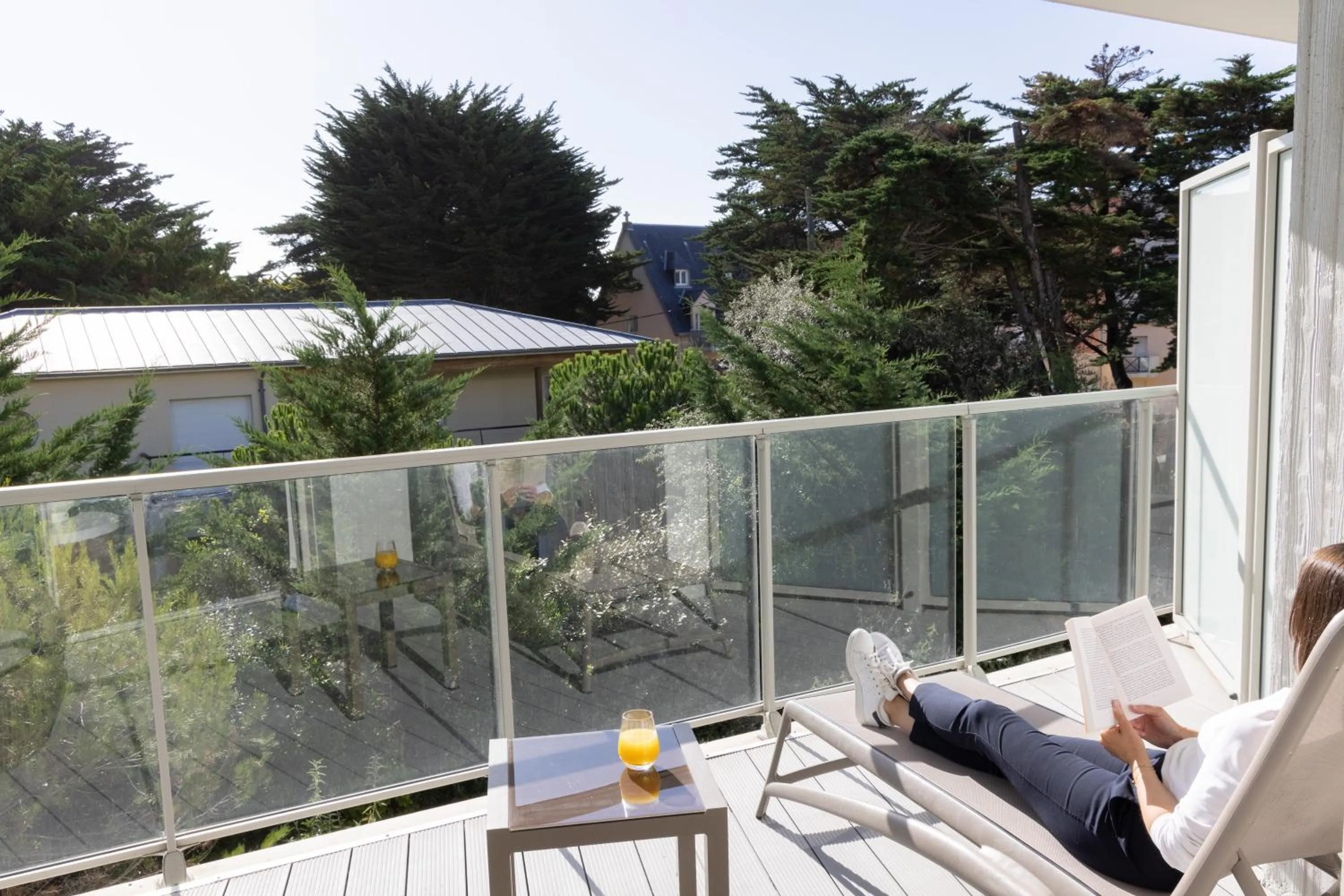 Balcony/Terrace in Hôtel Château des Tourelles - Relais Thalasso & Spa