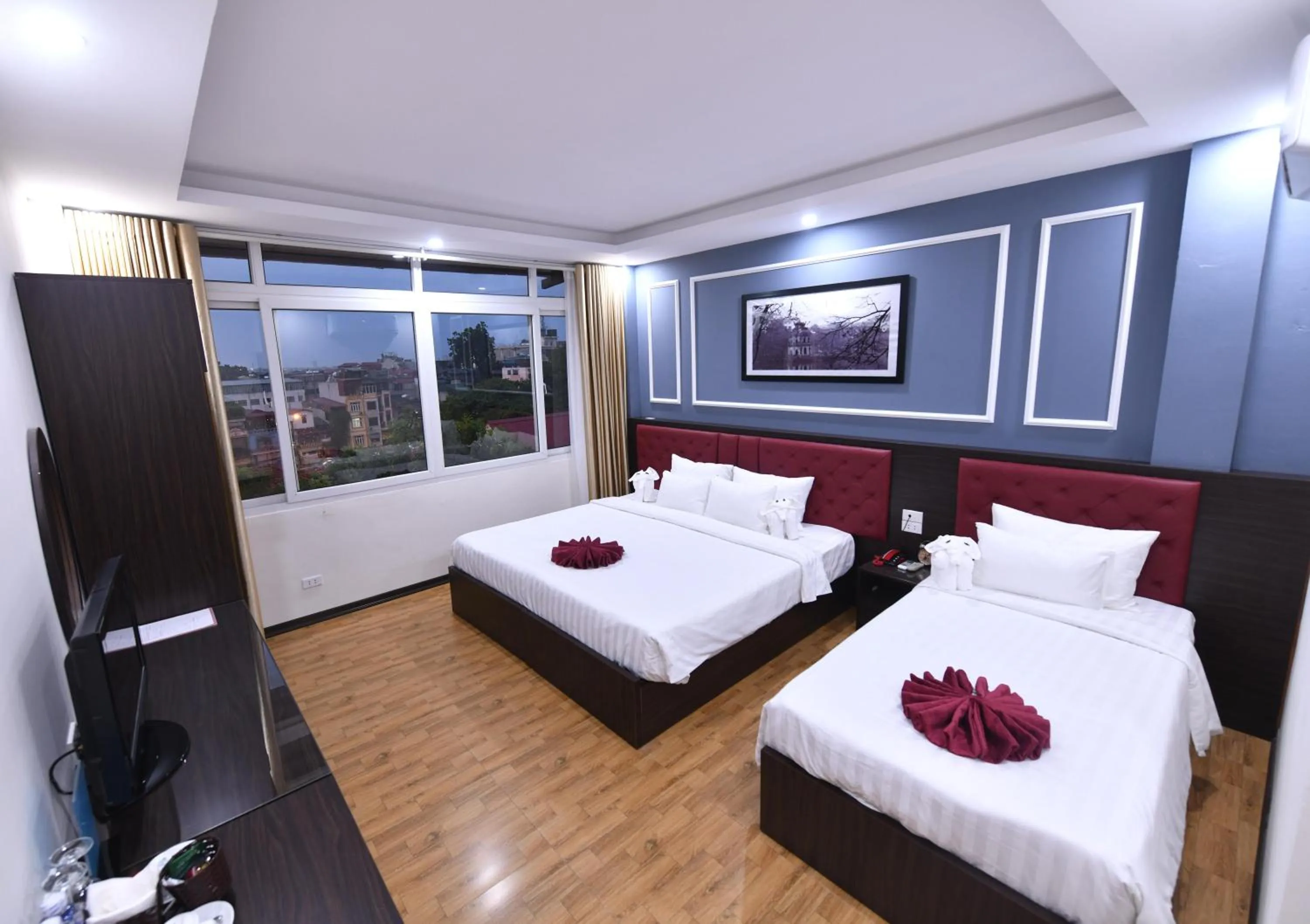 Night, Bed in Hanoi Elpis Grand Hotel