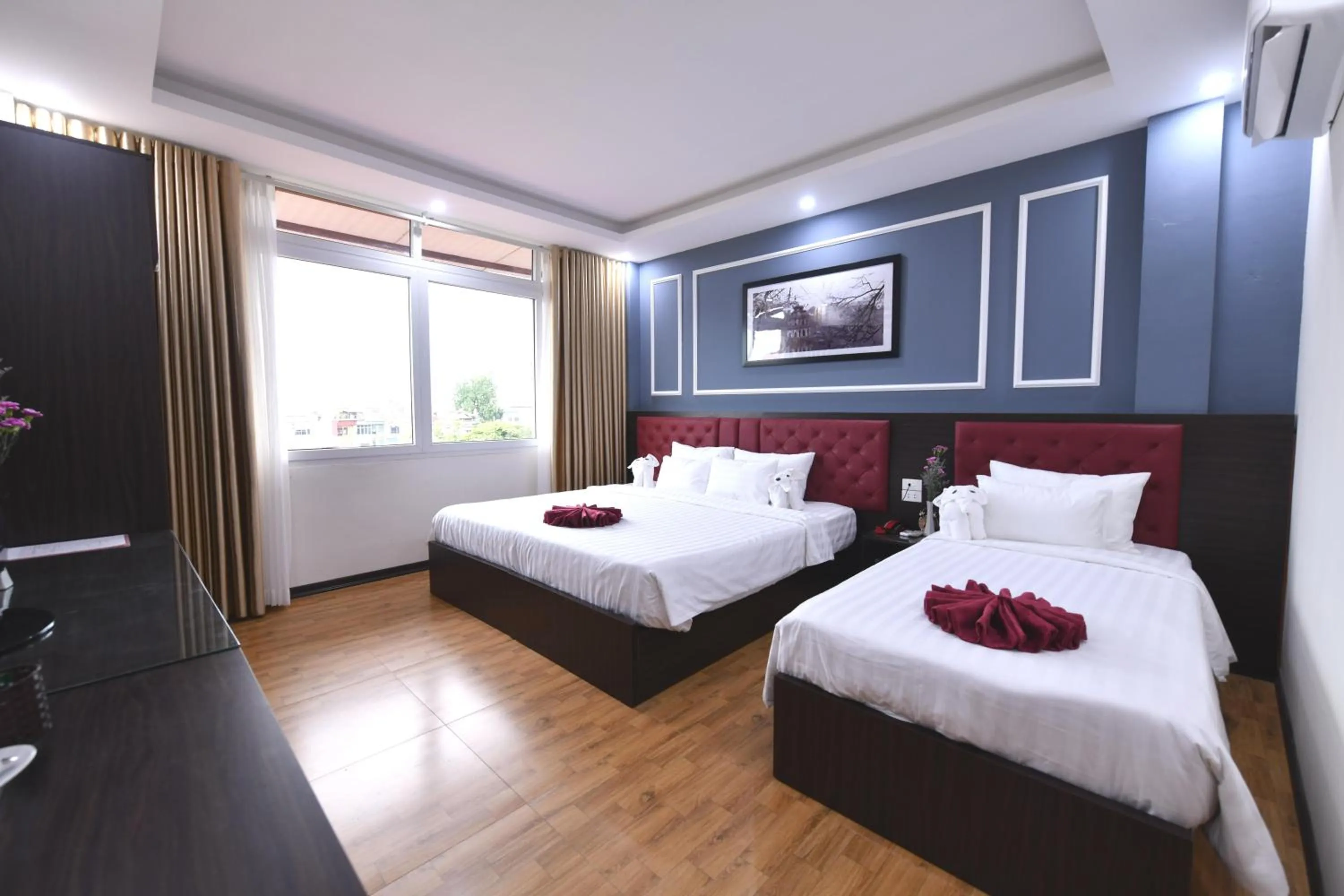 Bed in Hanoi Elpis Grand Hotel