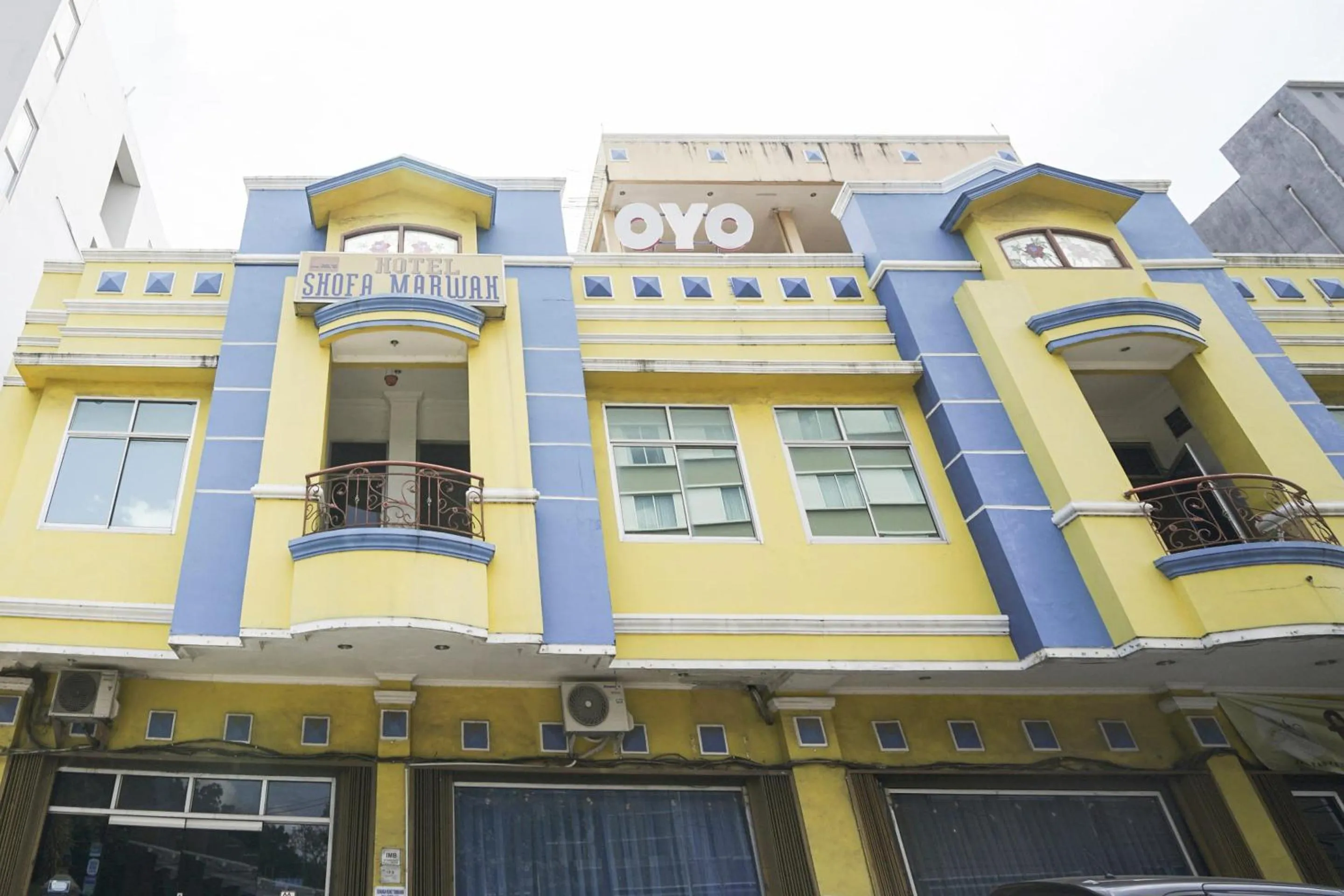 Facade/entrance in SUPER OYO 1173 Hotel Shofa Marwah