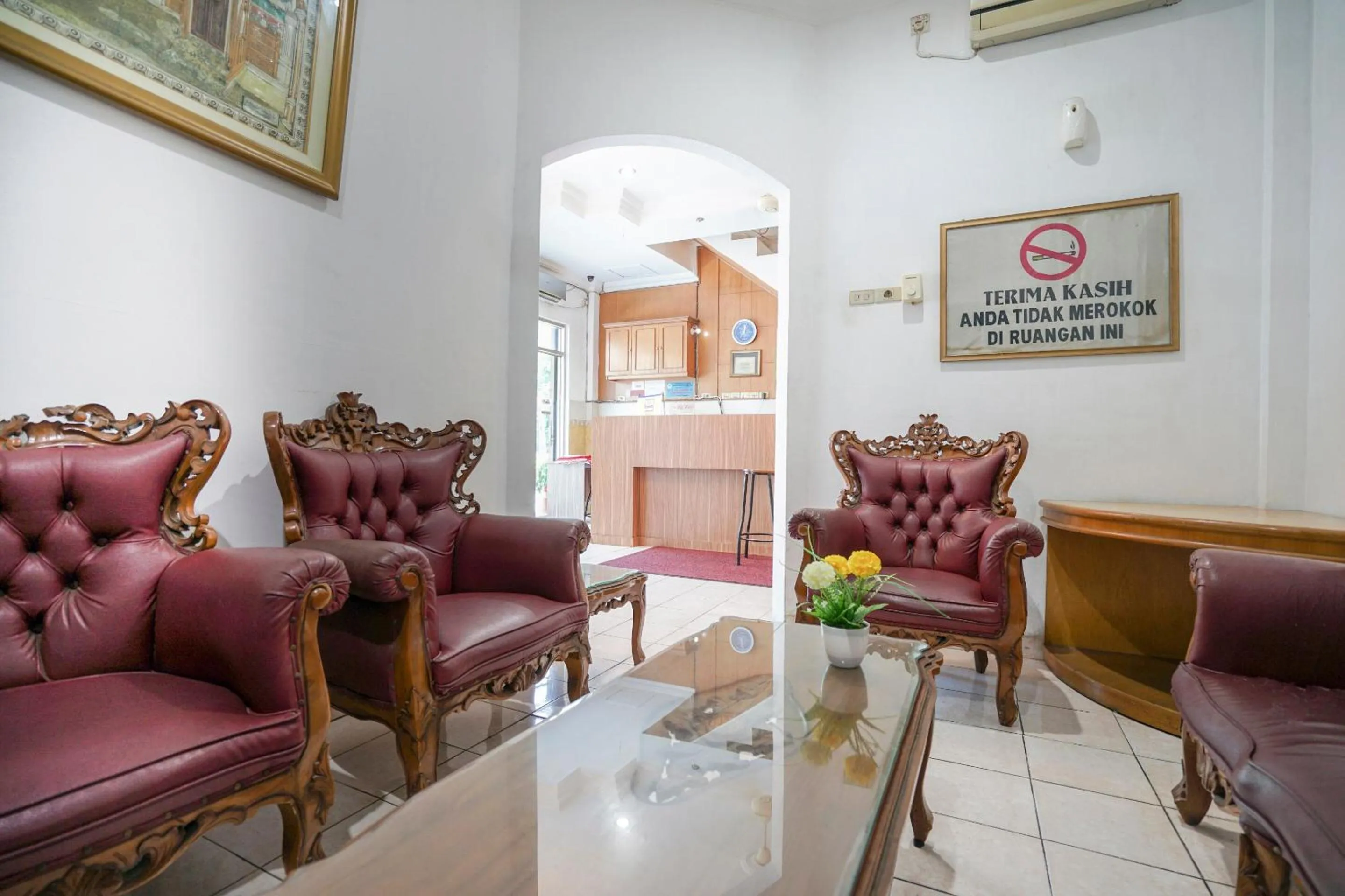 Lobby or reception in SUPER OYO 1173 Hotel Shofa Marwah
