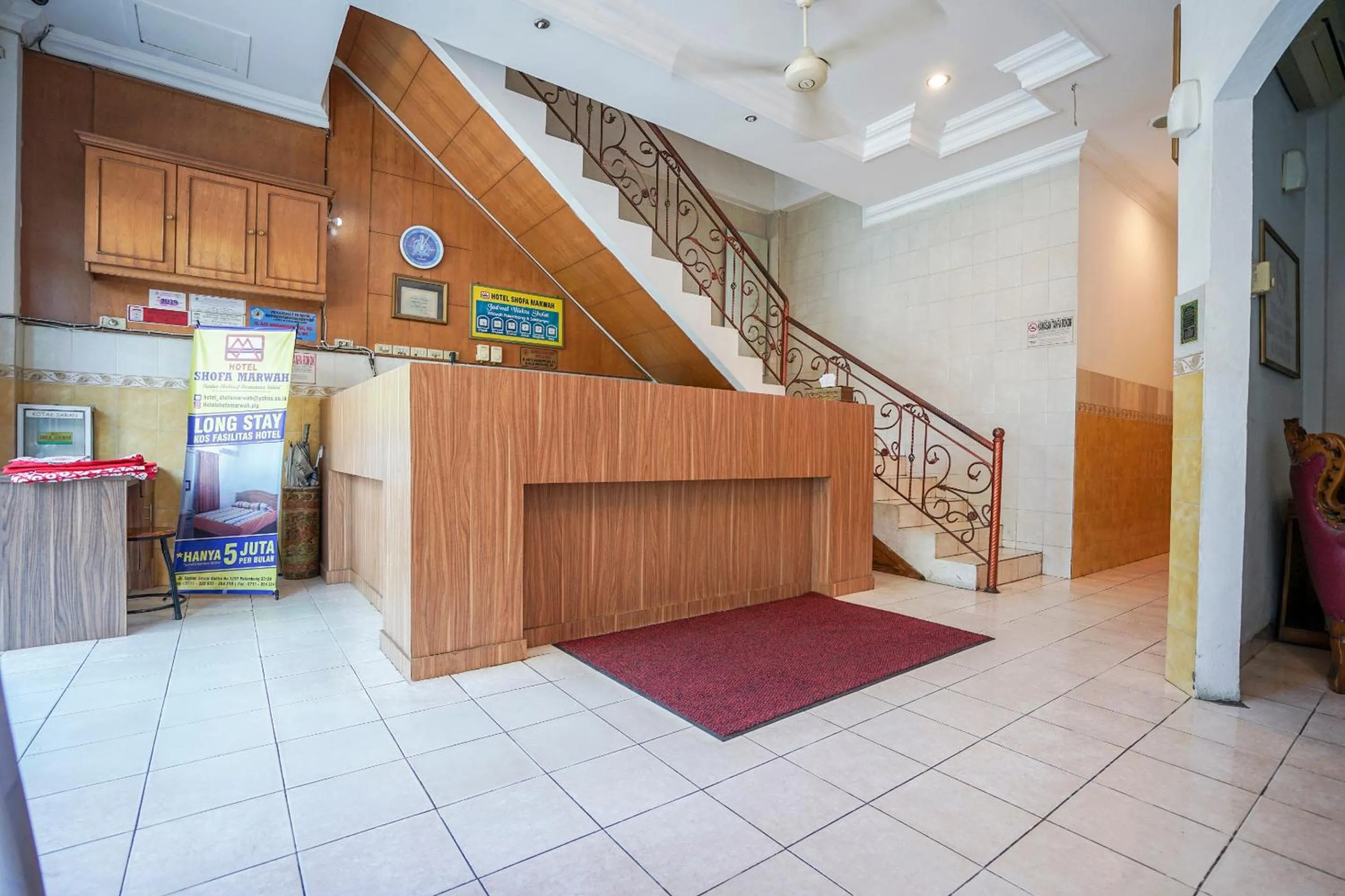 Lobby or reception in SUPER OYO 1173 Hotel Shofa Marwah
