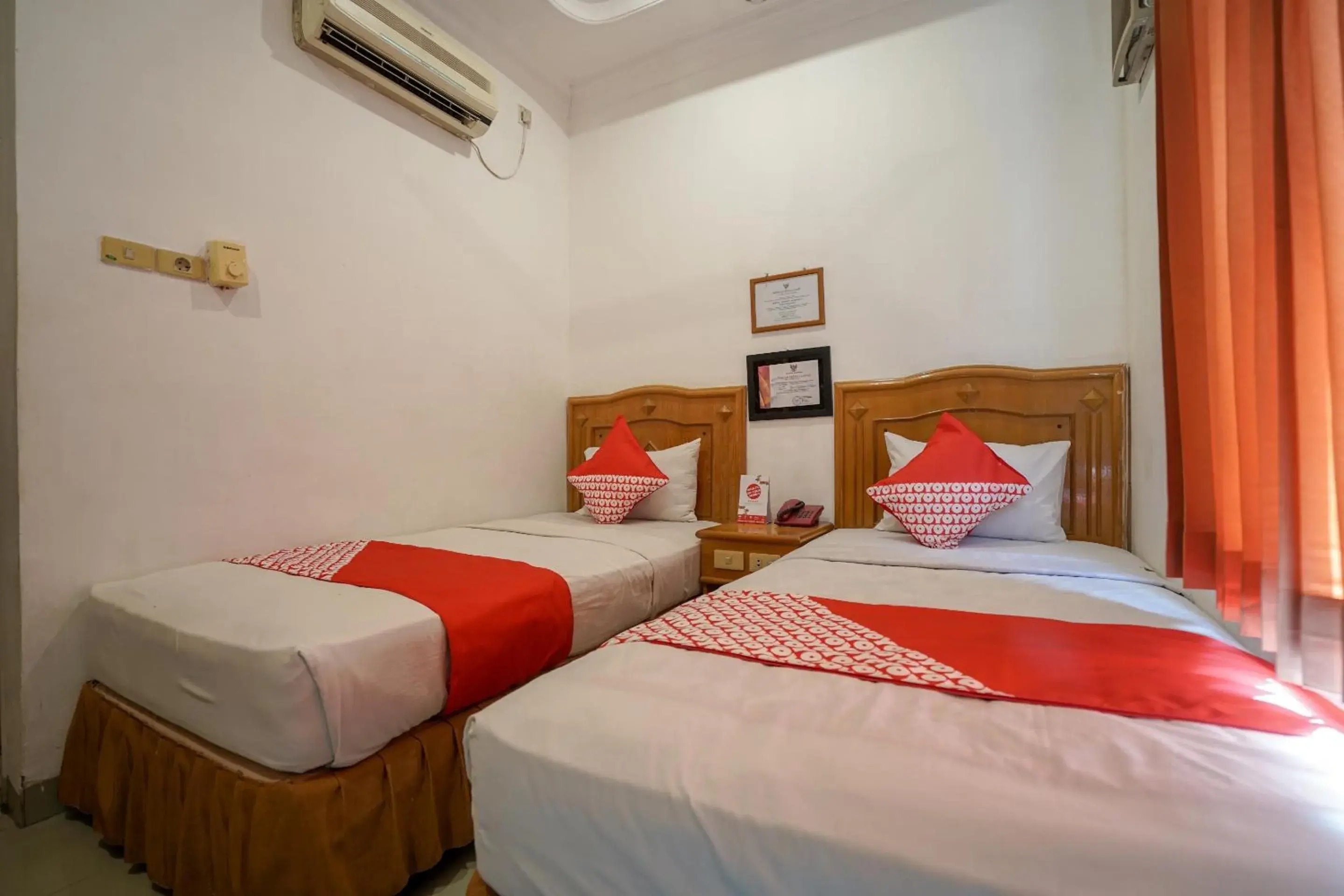 Standard Twin Room in SUPER OYO 1173 Hotel Shofa Marwah Standard Twin Room in SUPER OYO 1173 Hotel Shofa Marwah