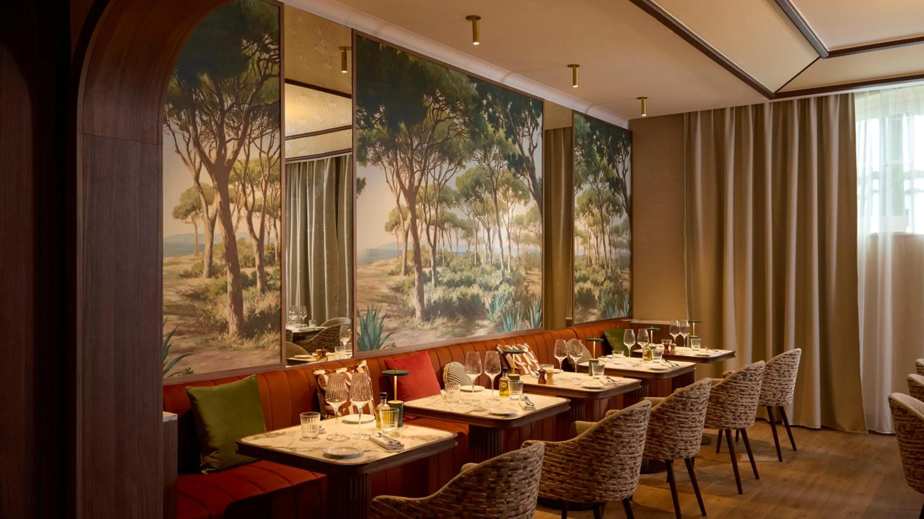 Restaurant/places to eat in Grand Hôtel Roi René Aix - MGallery Collection