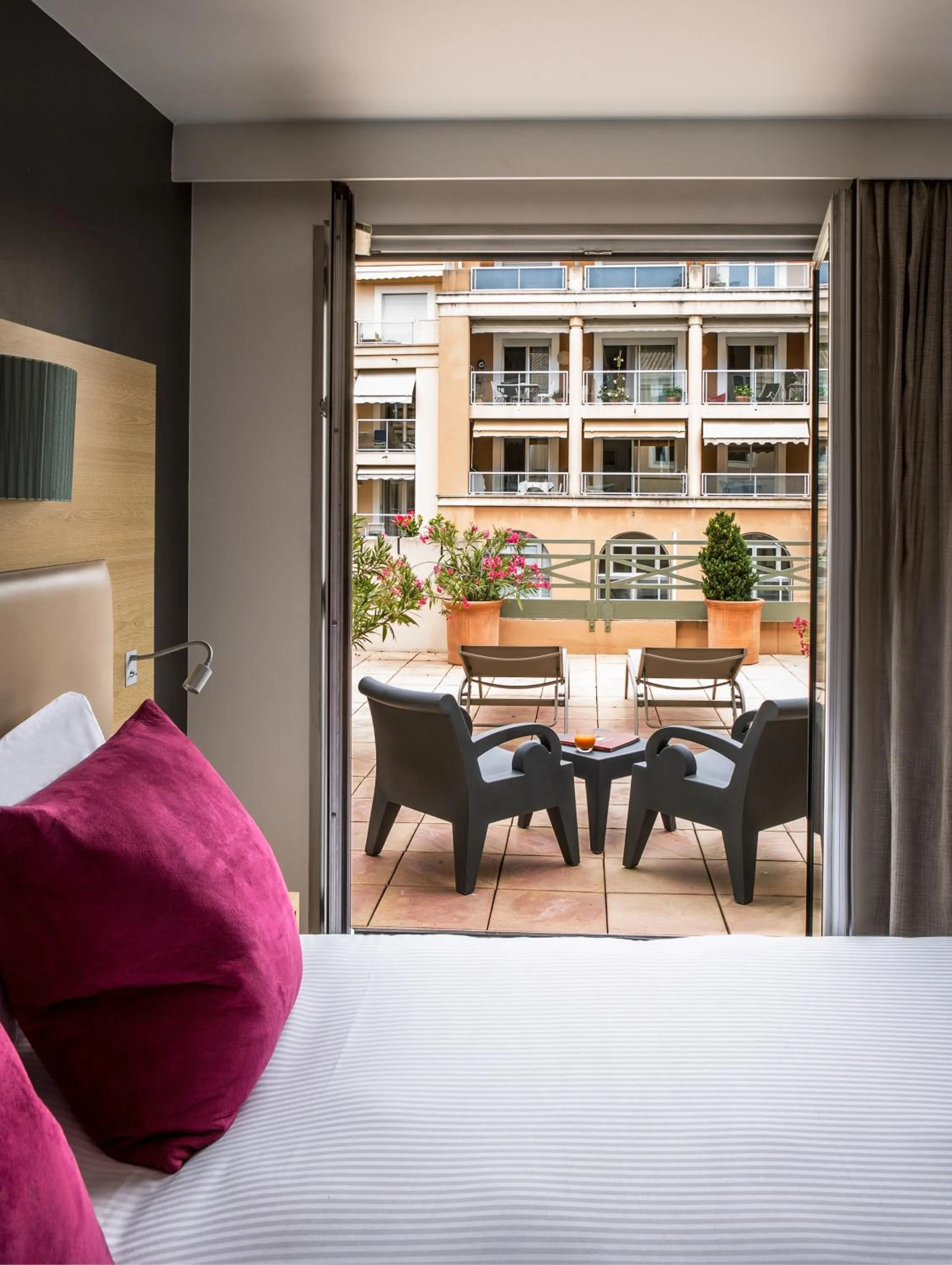 Bed in Grand Hôtel Roi René Aix - MGallery Collection