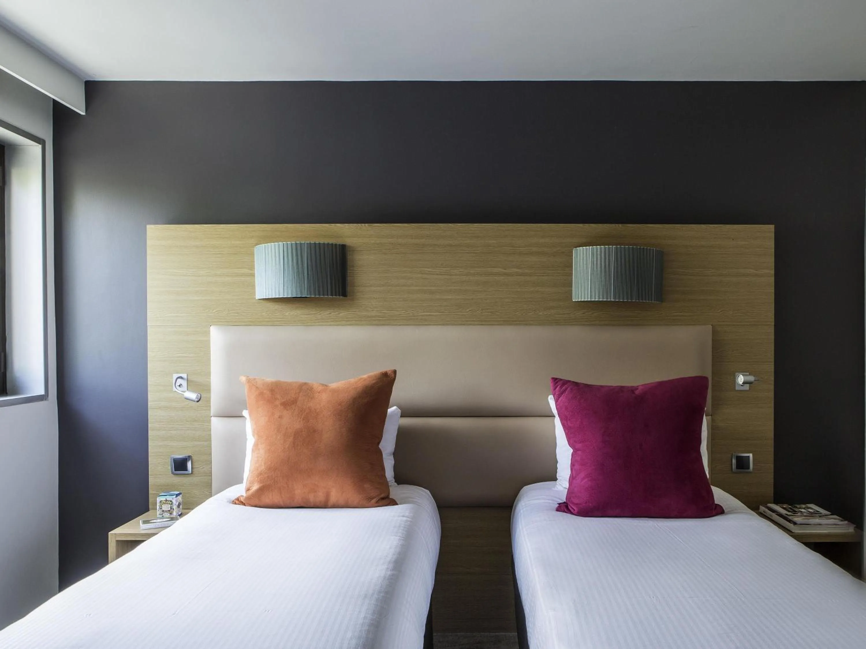 Bedroom, Bed in Grand Hôtel Roi René Aix - MGallery Collection