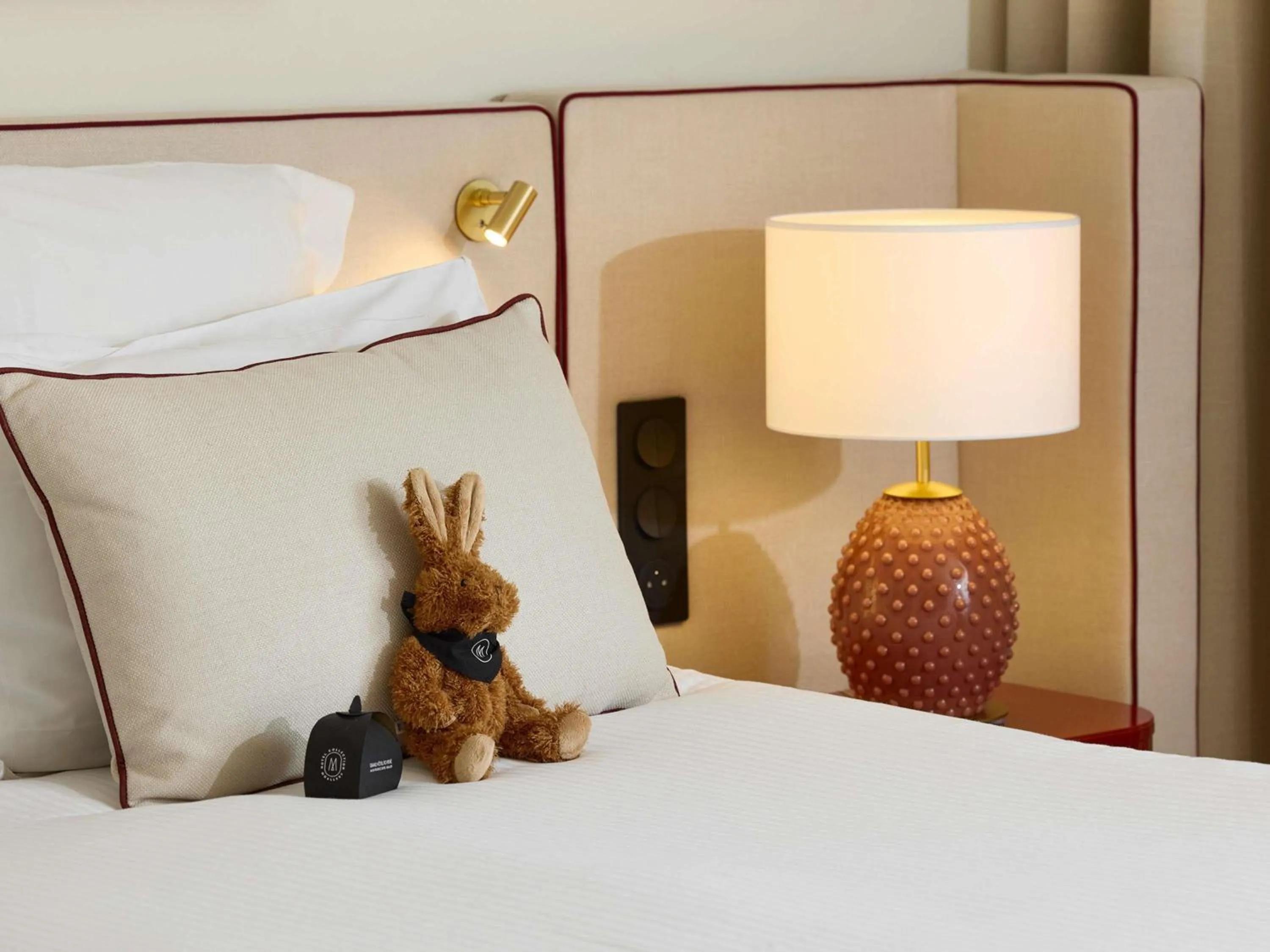 Bedroom, Bed in Grand Hôtel Roi René Aix - MGallery Collection