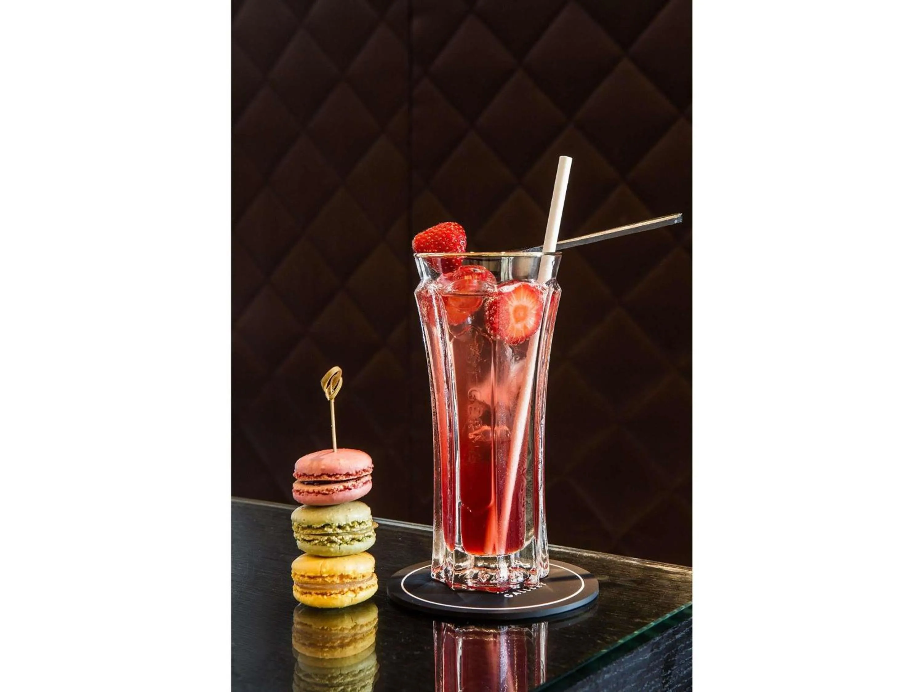 Lounge or bar in Grand Hôtel Roi René Aix - MGallery Collection