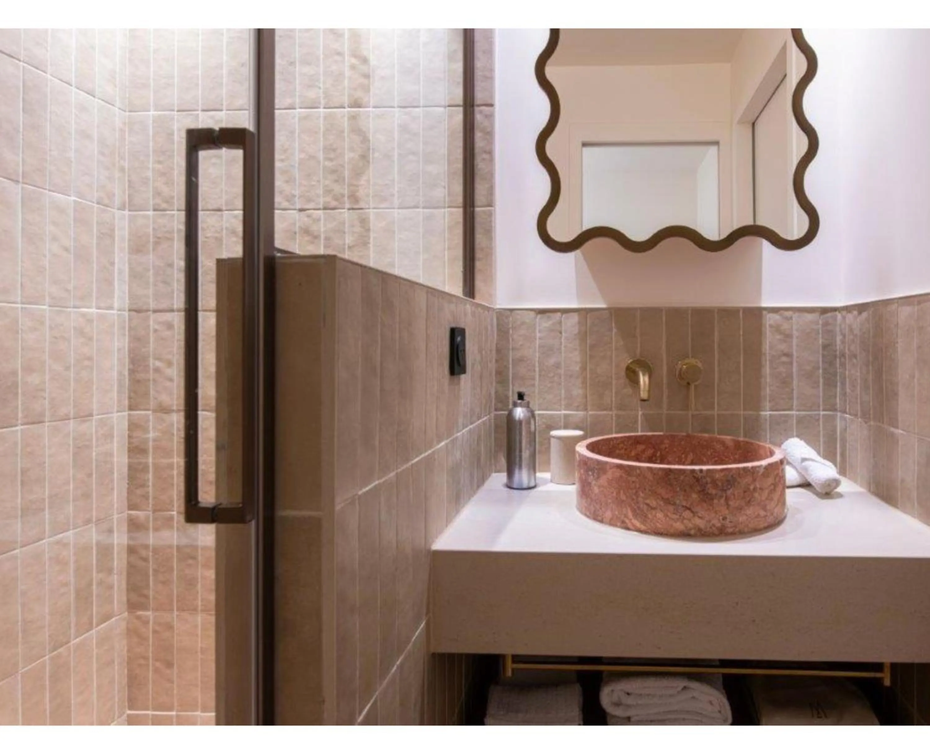 Bathroom in Grand Hôtel Roi René Aix - MGallery Collection