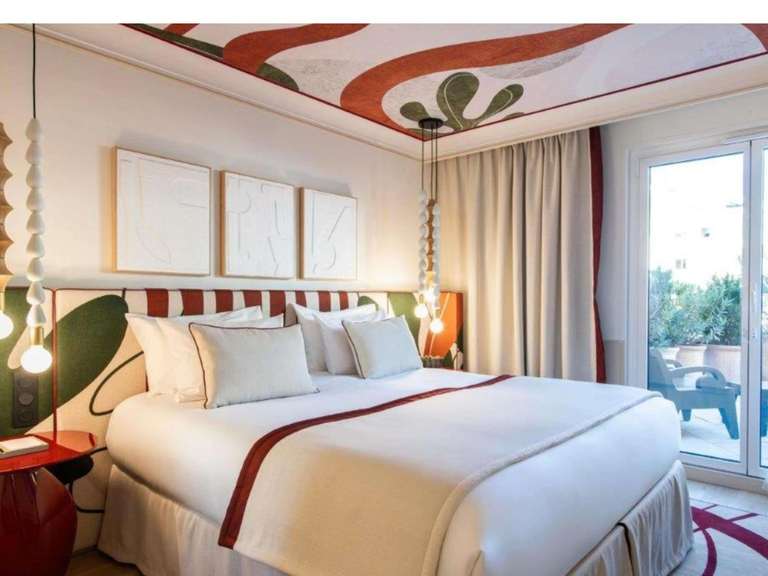 Bedroom, Bed in Grand Hôtel Roi René Aix - MGallery Collection