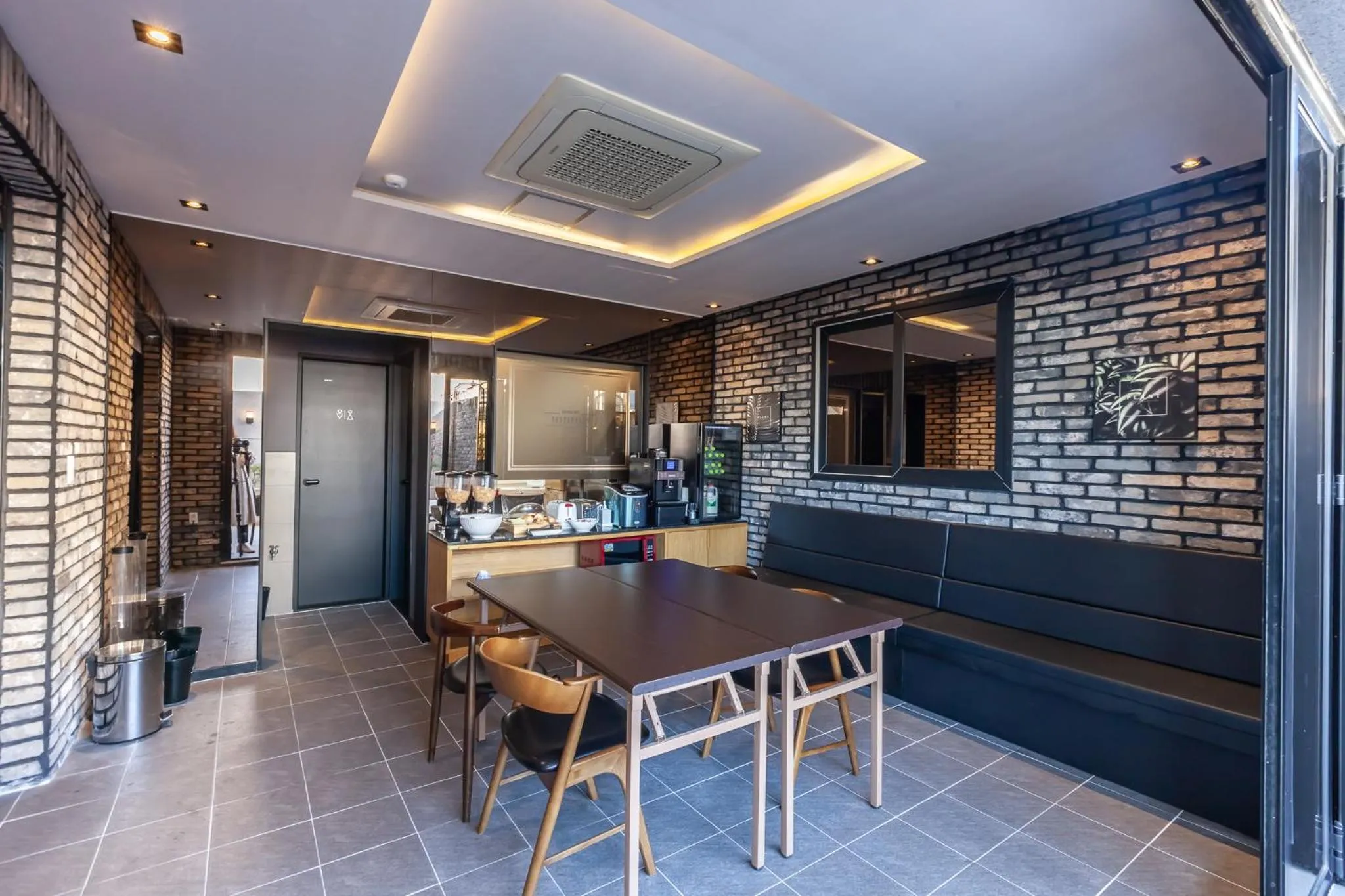 Lounge or bar in Beomil Brown Dot Hotel