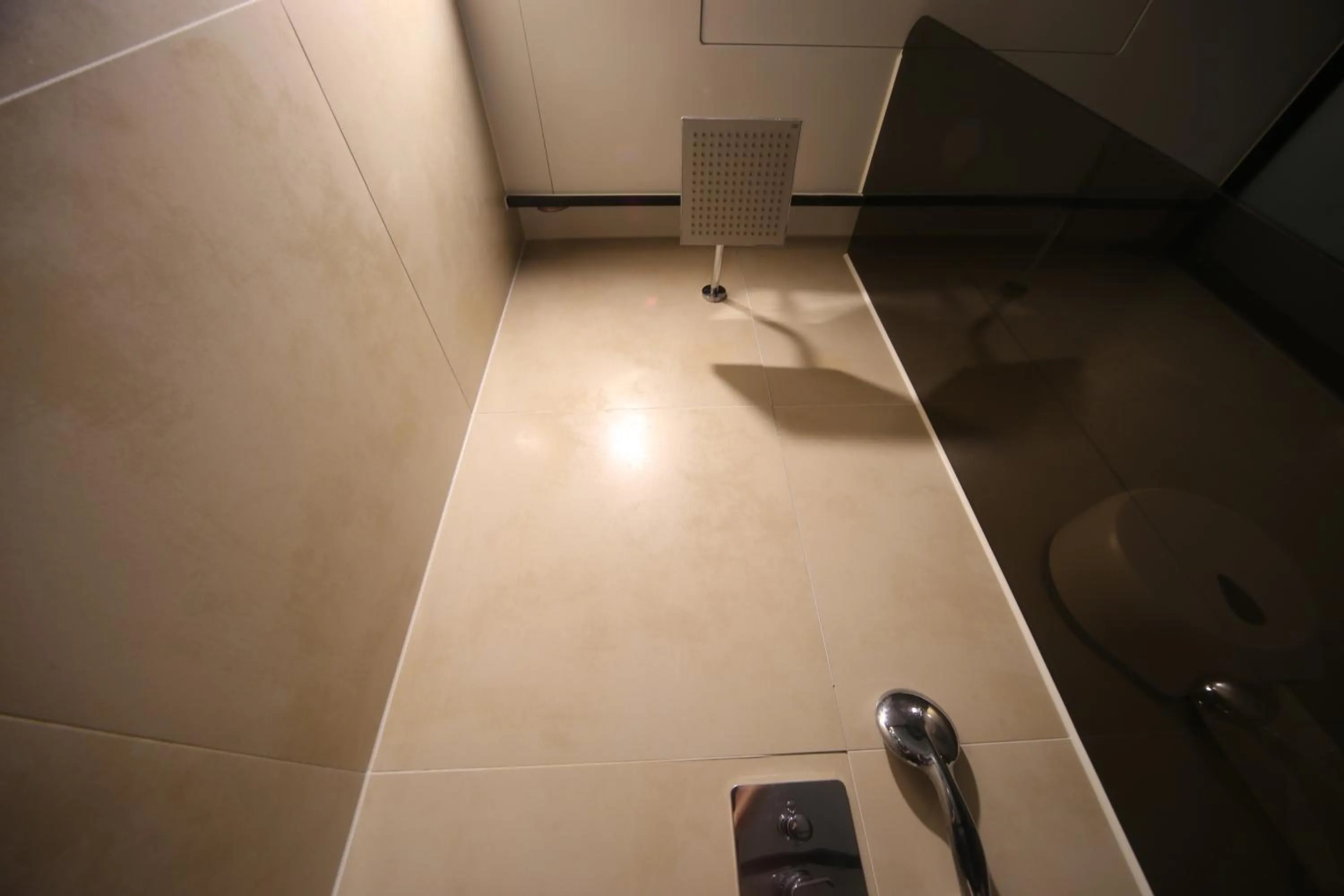 Shower in Beomil Brown Dot Hotel