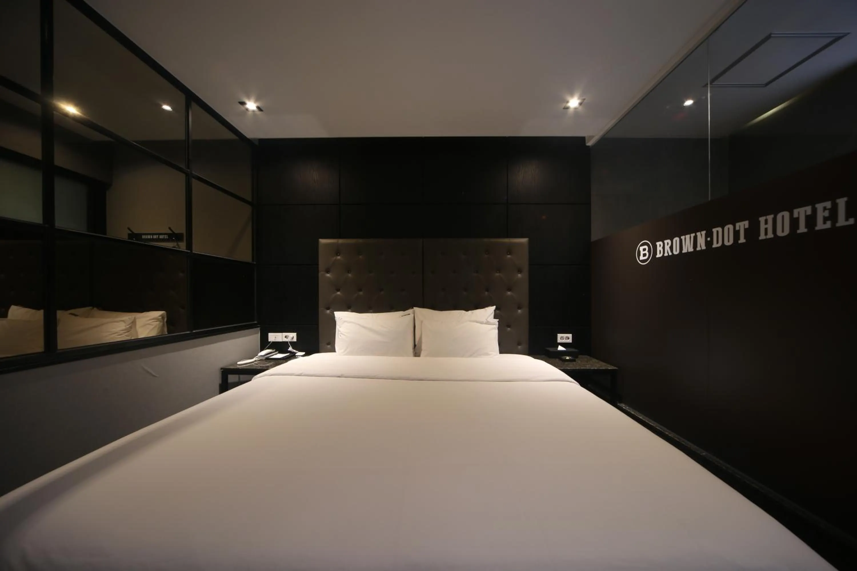 Bed in Beomil Brown Dot Hotel
