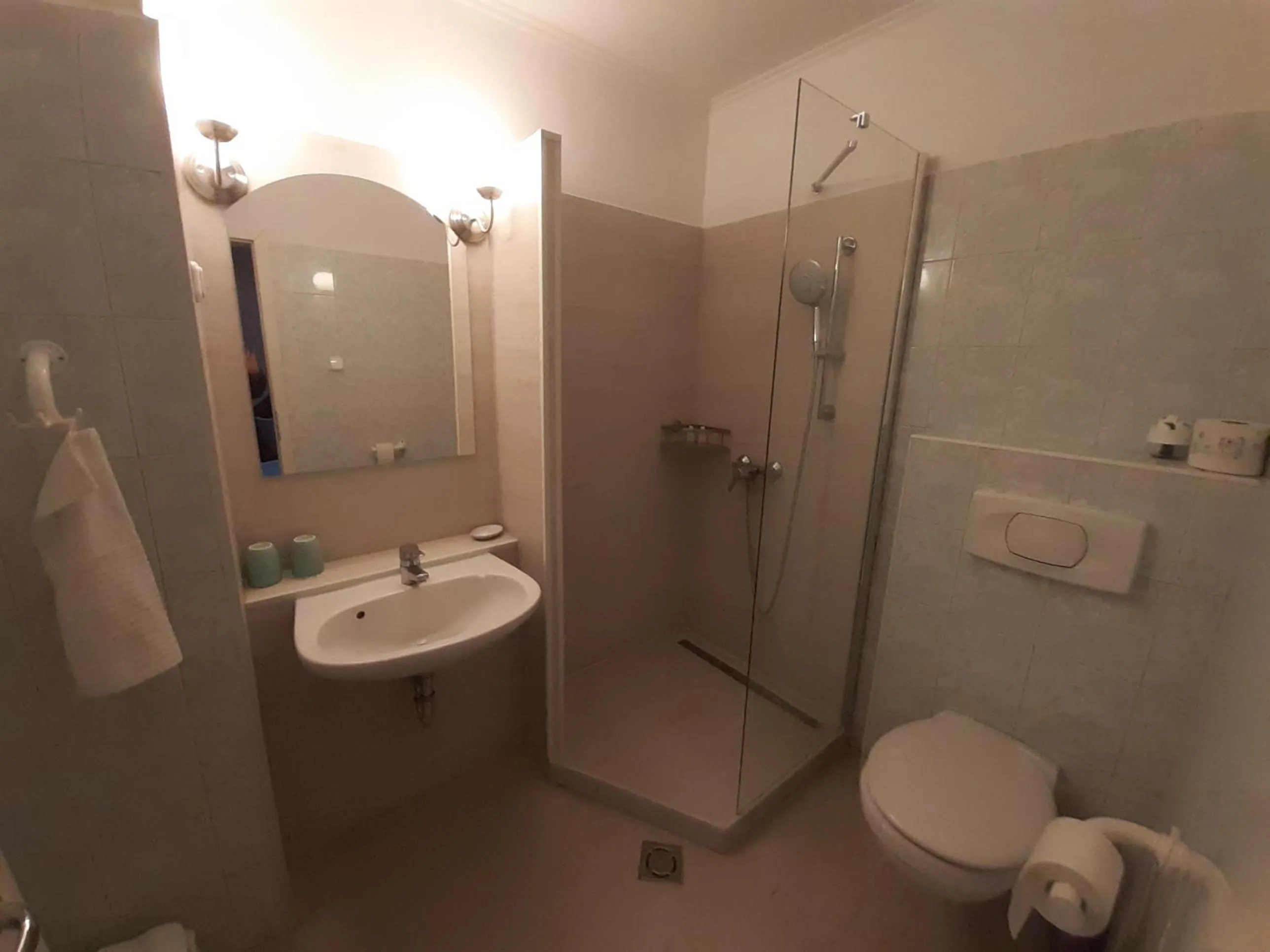 Shower in Szalay Villa