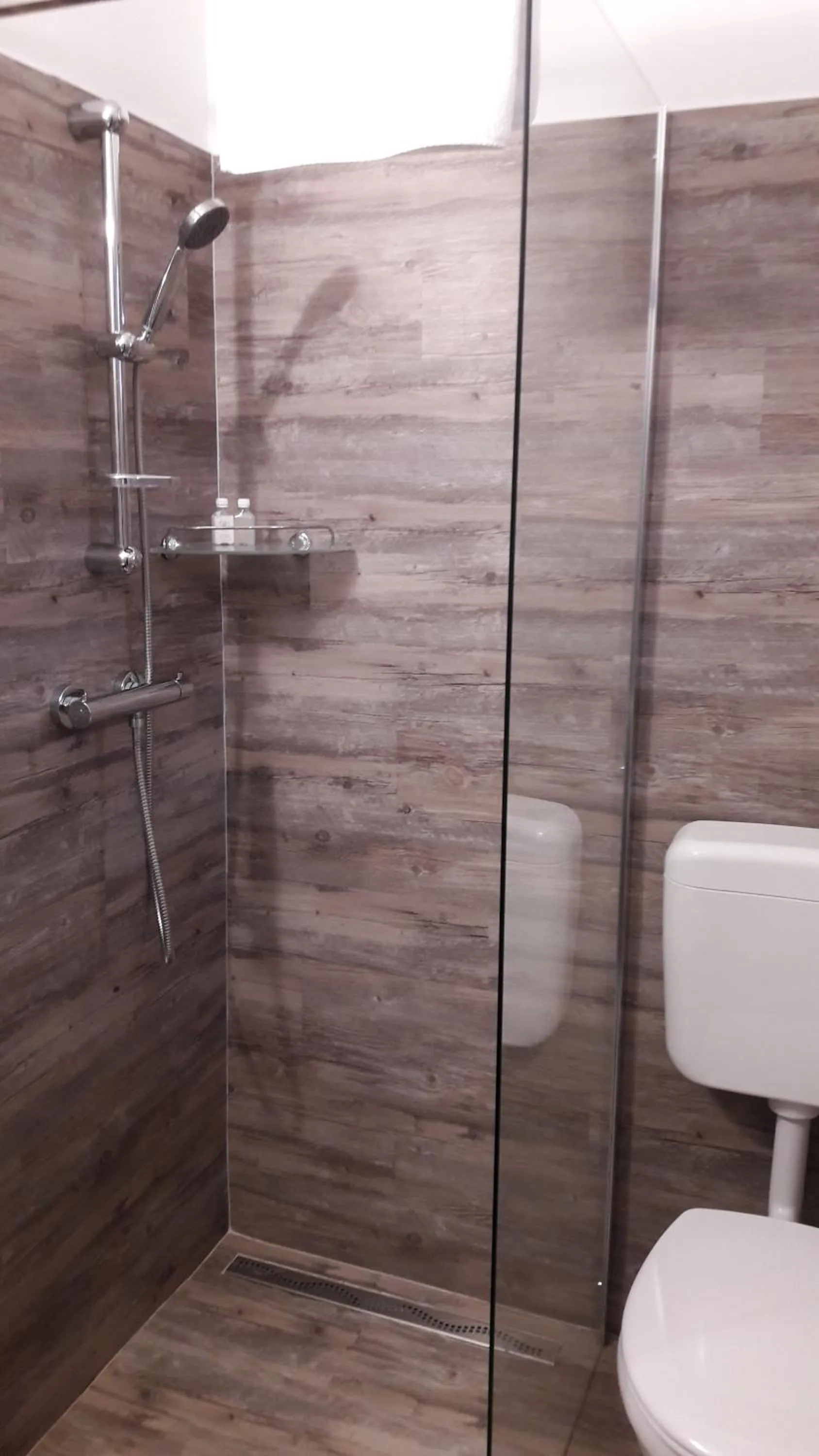 Shower in Szalay Villa