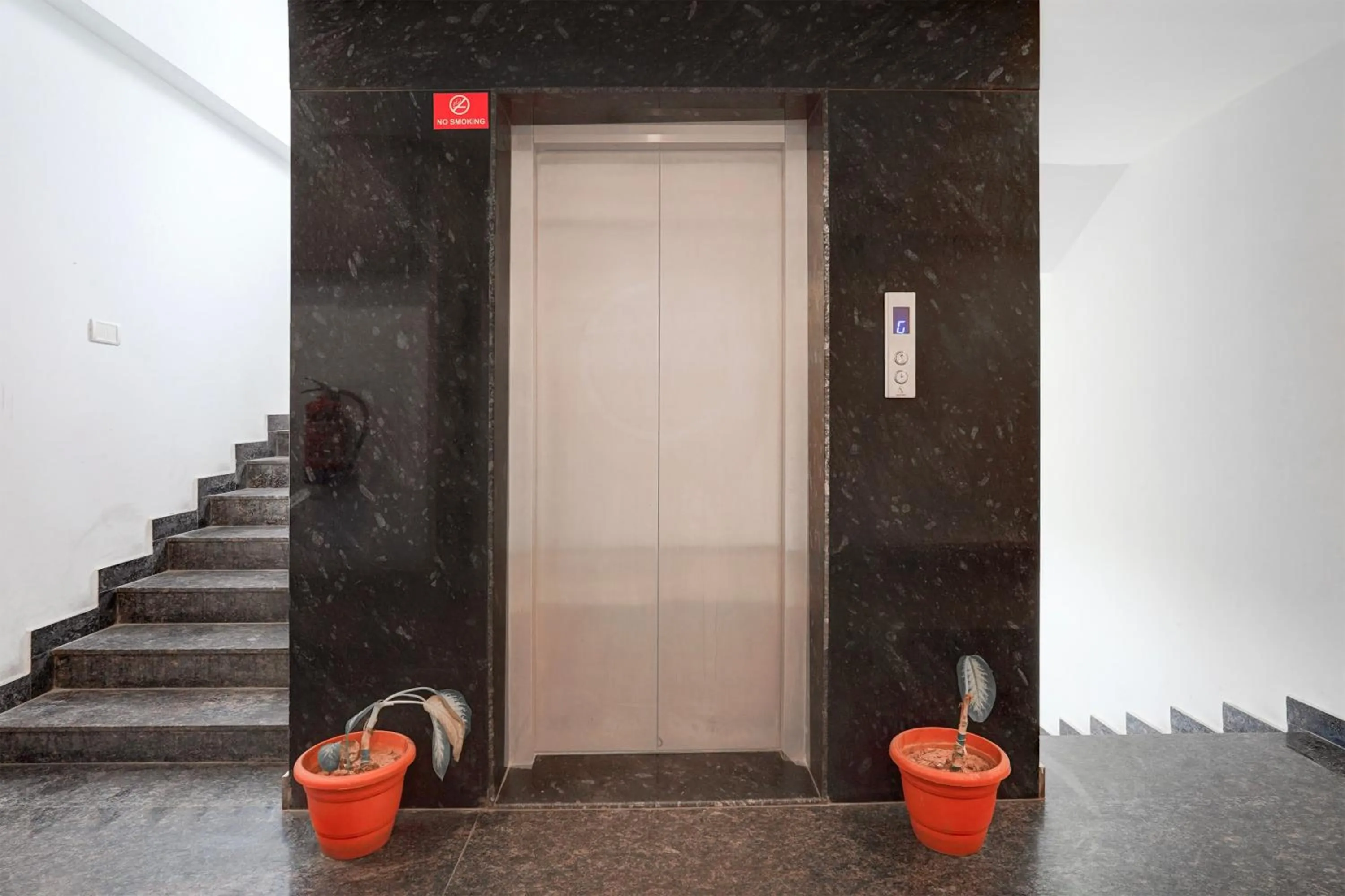 Lobby or reception in Super Townhouse Sarjapur Road Formerly Hotel Ace