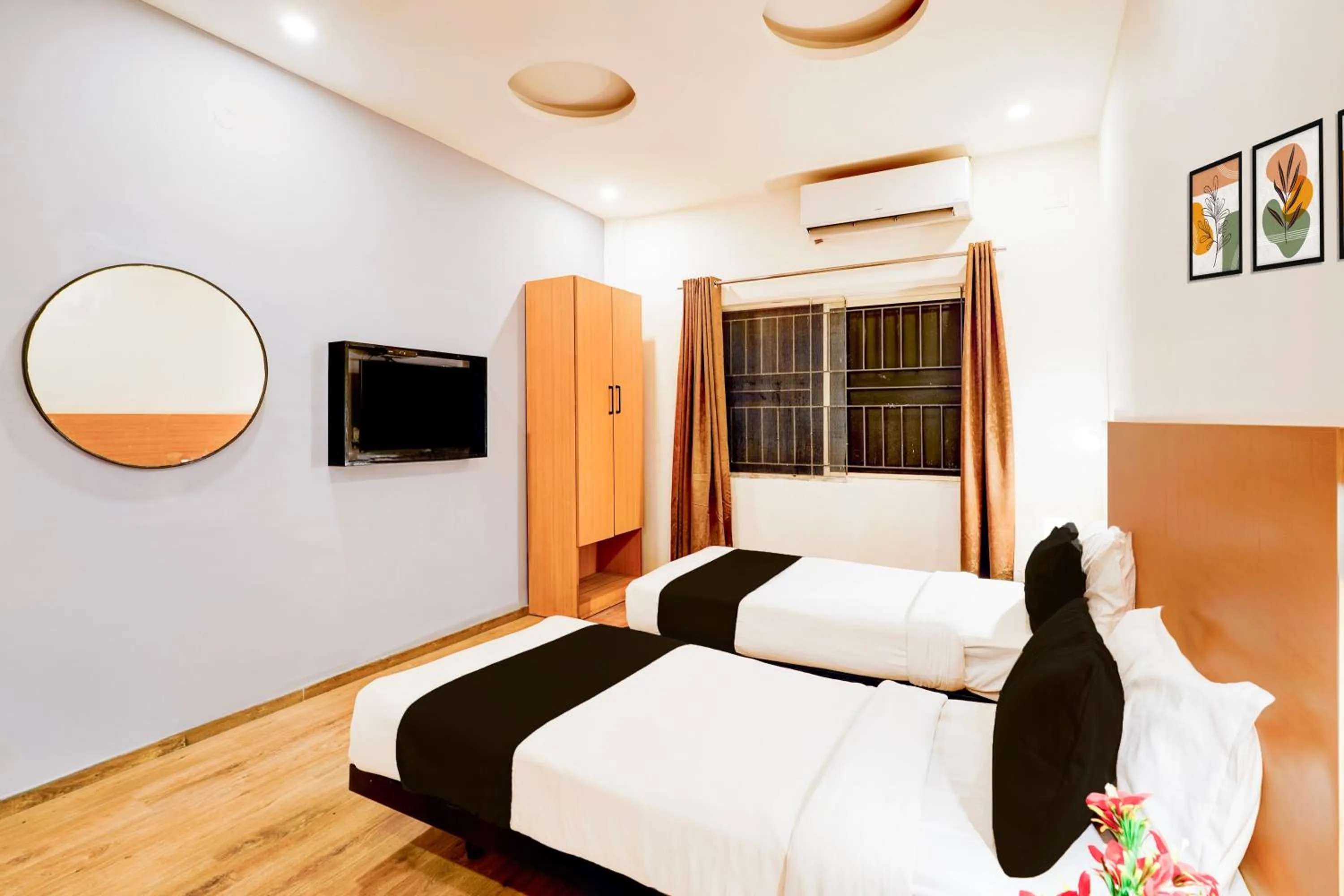Bedroom in Super Townhouse Jayanagar