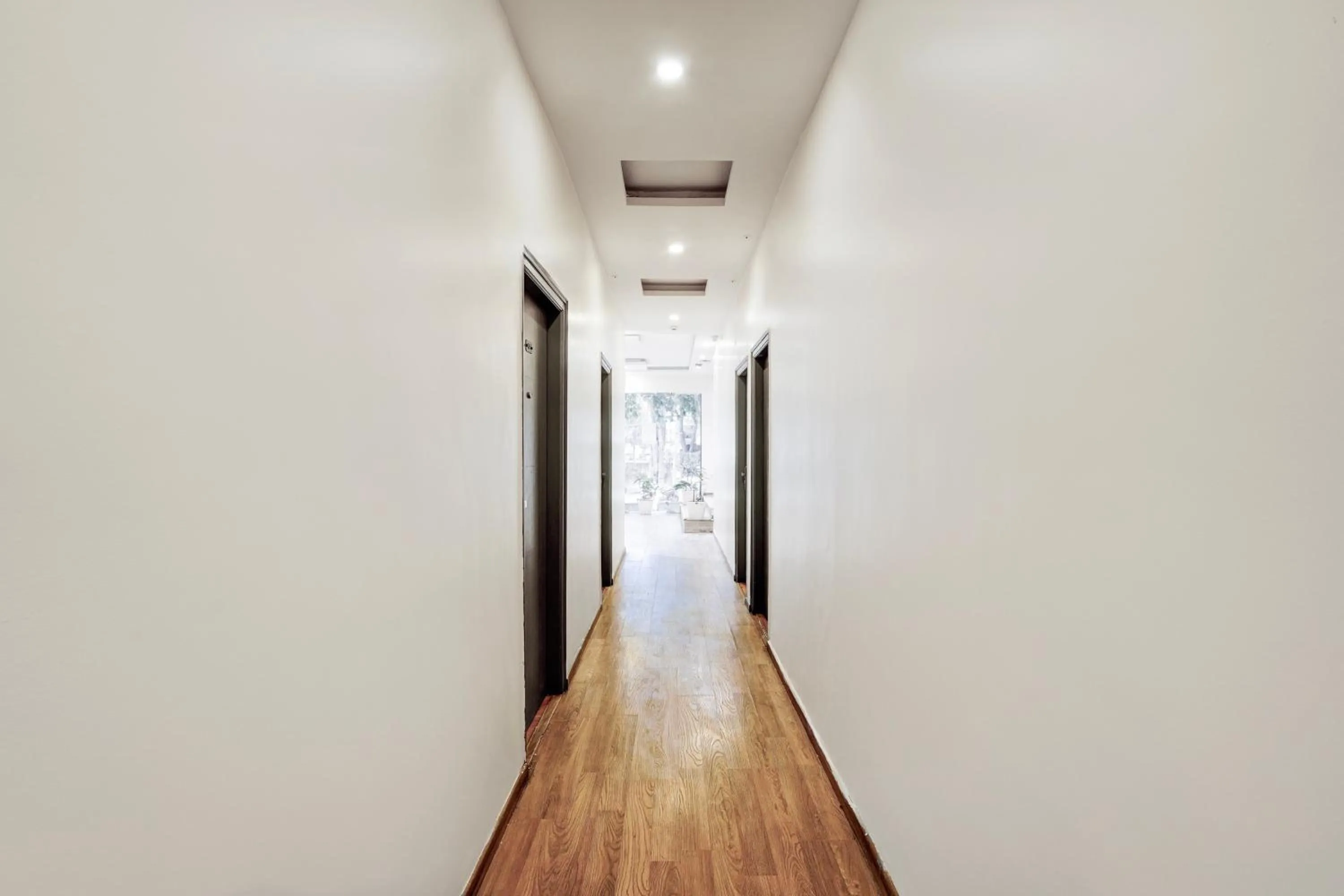 Lobby or reception in Super Townhouse Jayanagar