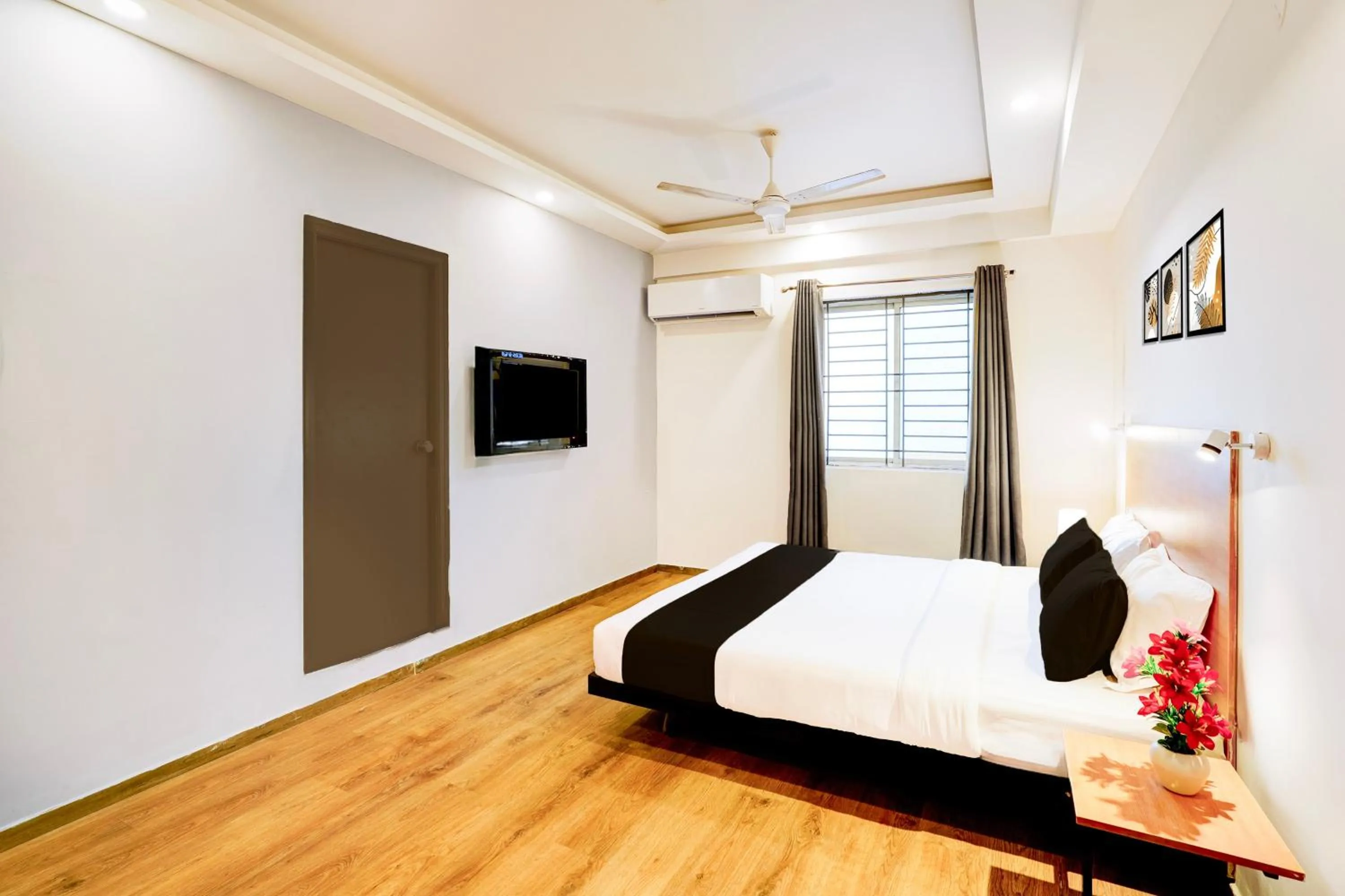 Bedroom in Super Townhouse Jayanagar