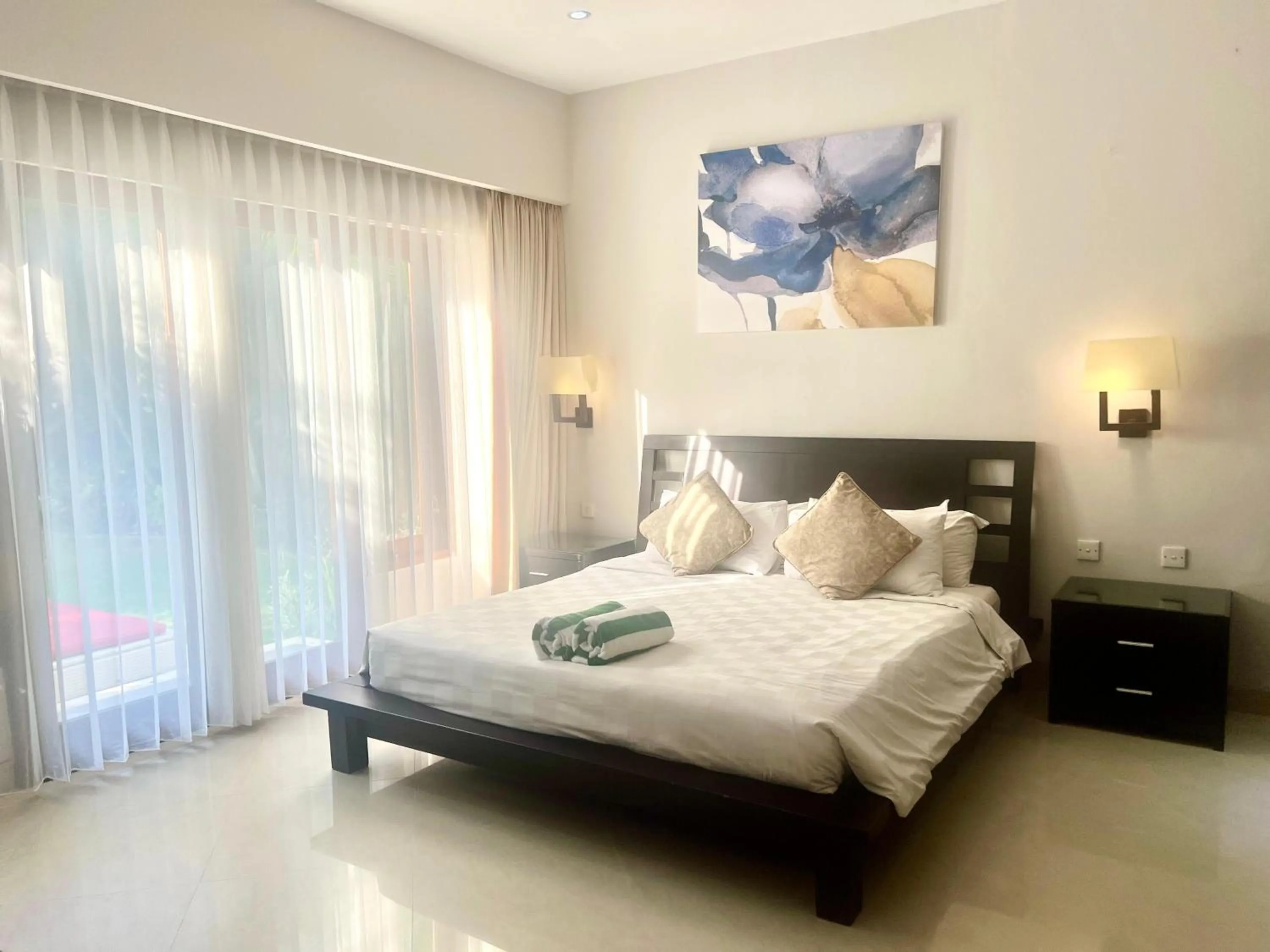 Bed in Peninsula Beach Resort