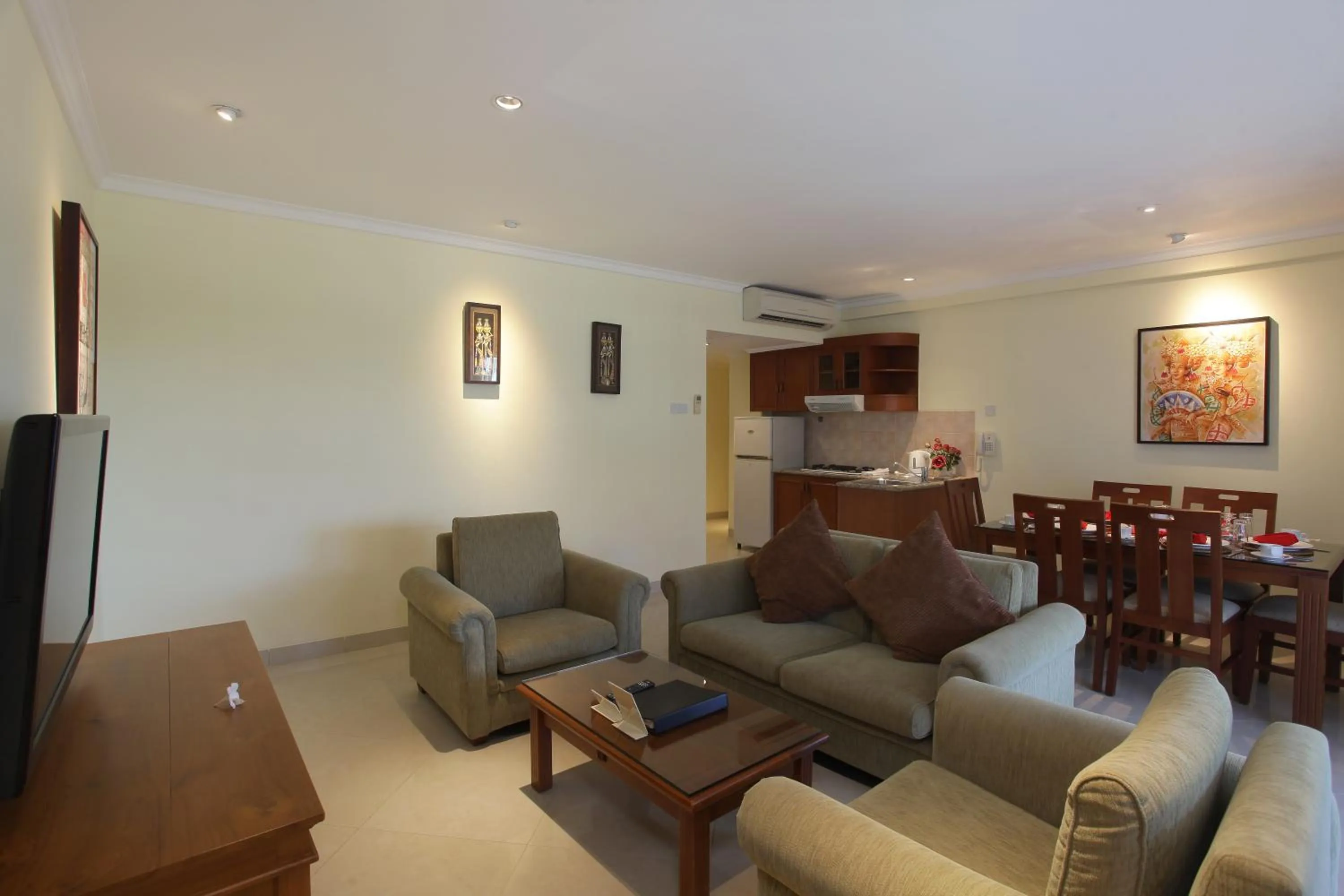 TV and multimedia in Peninsula Beach Resort