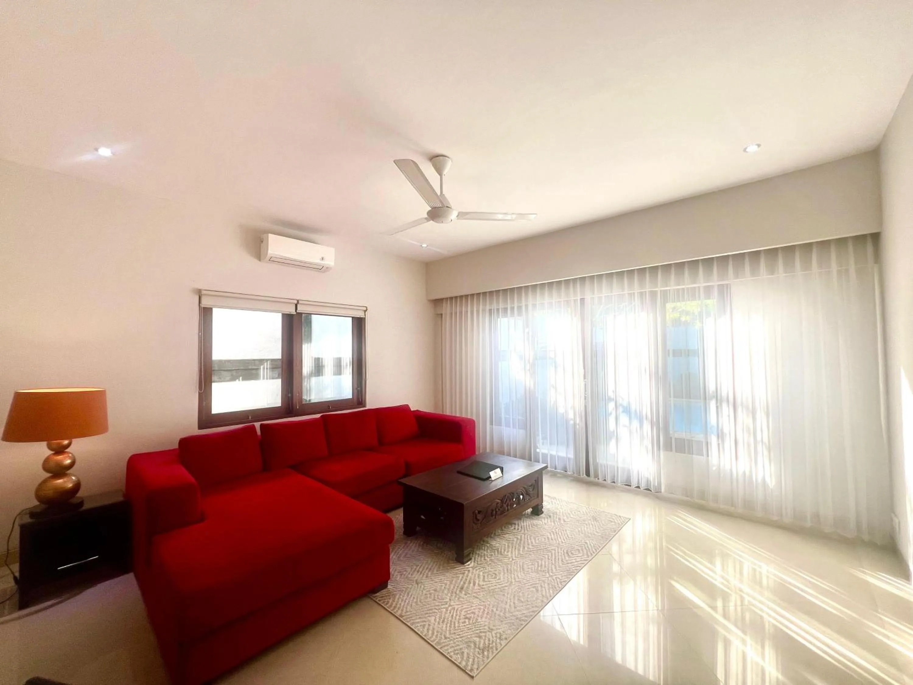 TV and multimedia in Peninsula Beach Resort