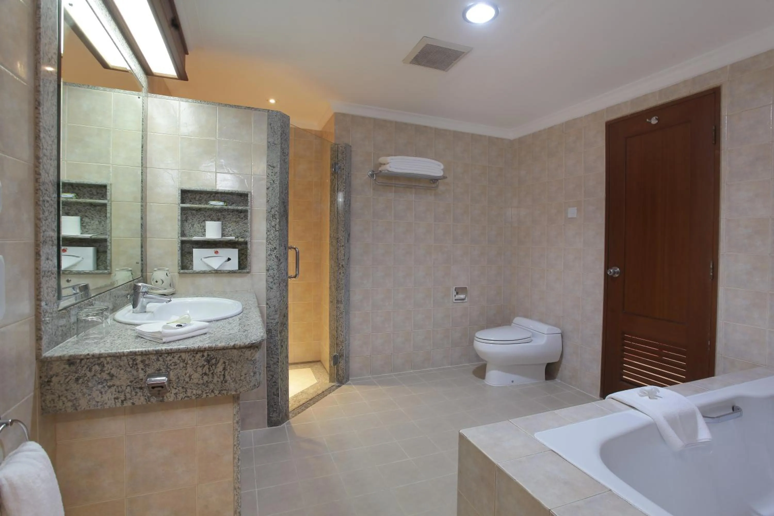 Shower in Peninsula Beach Resort