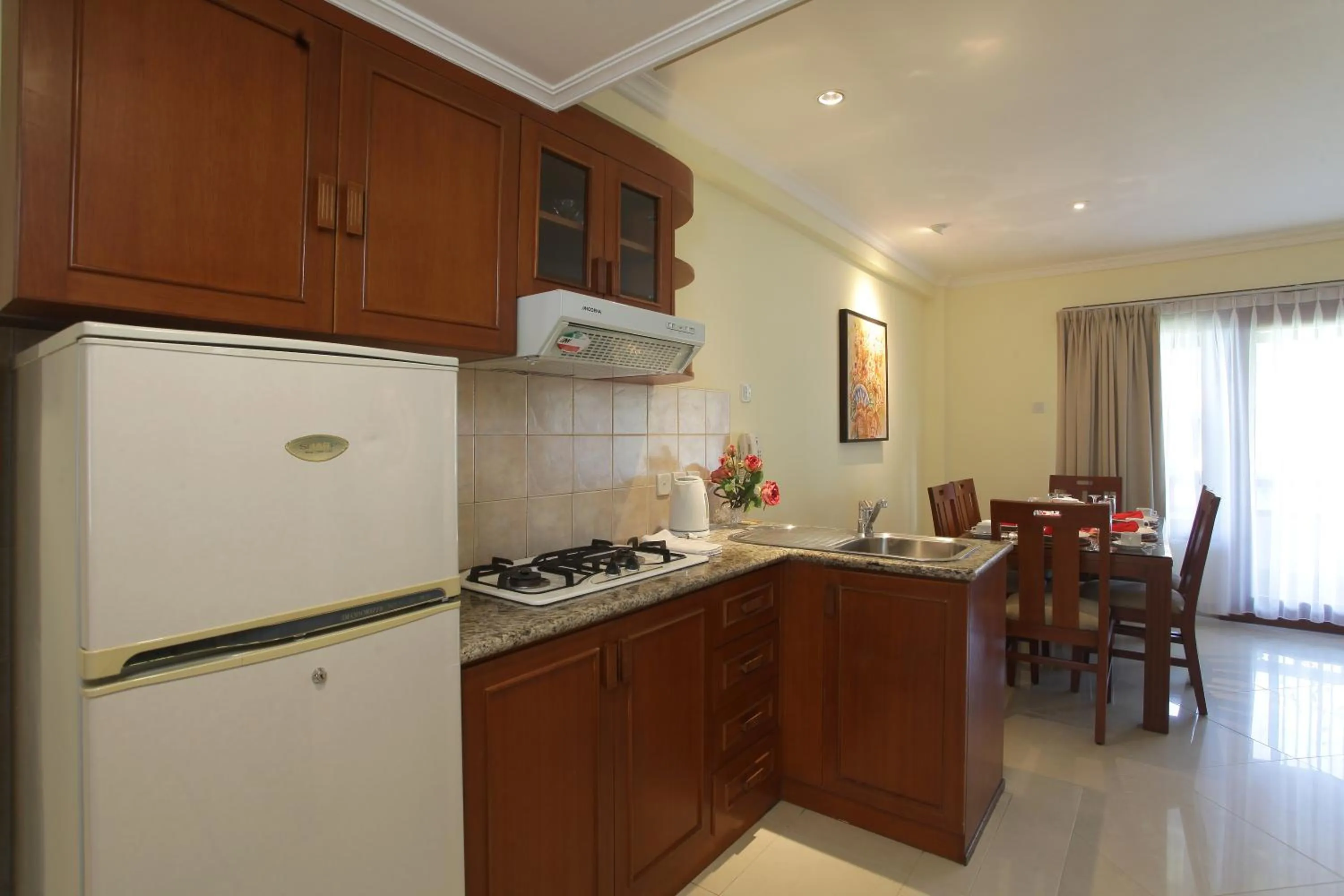 Kitchen or kitchenette in Peninsula Beach Resort