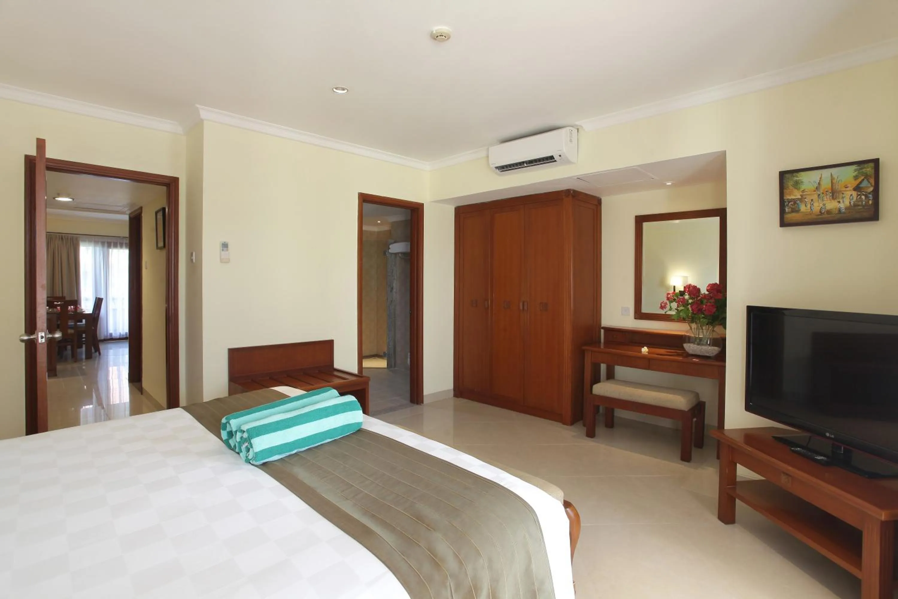 Bed in Peninsula Beach Resort