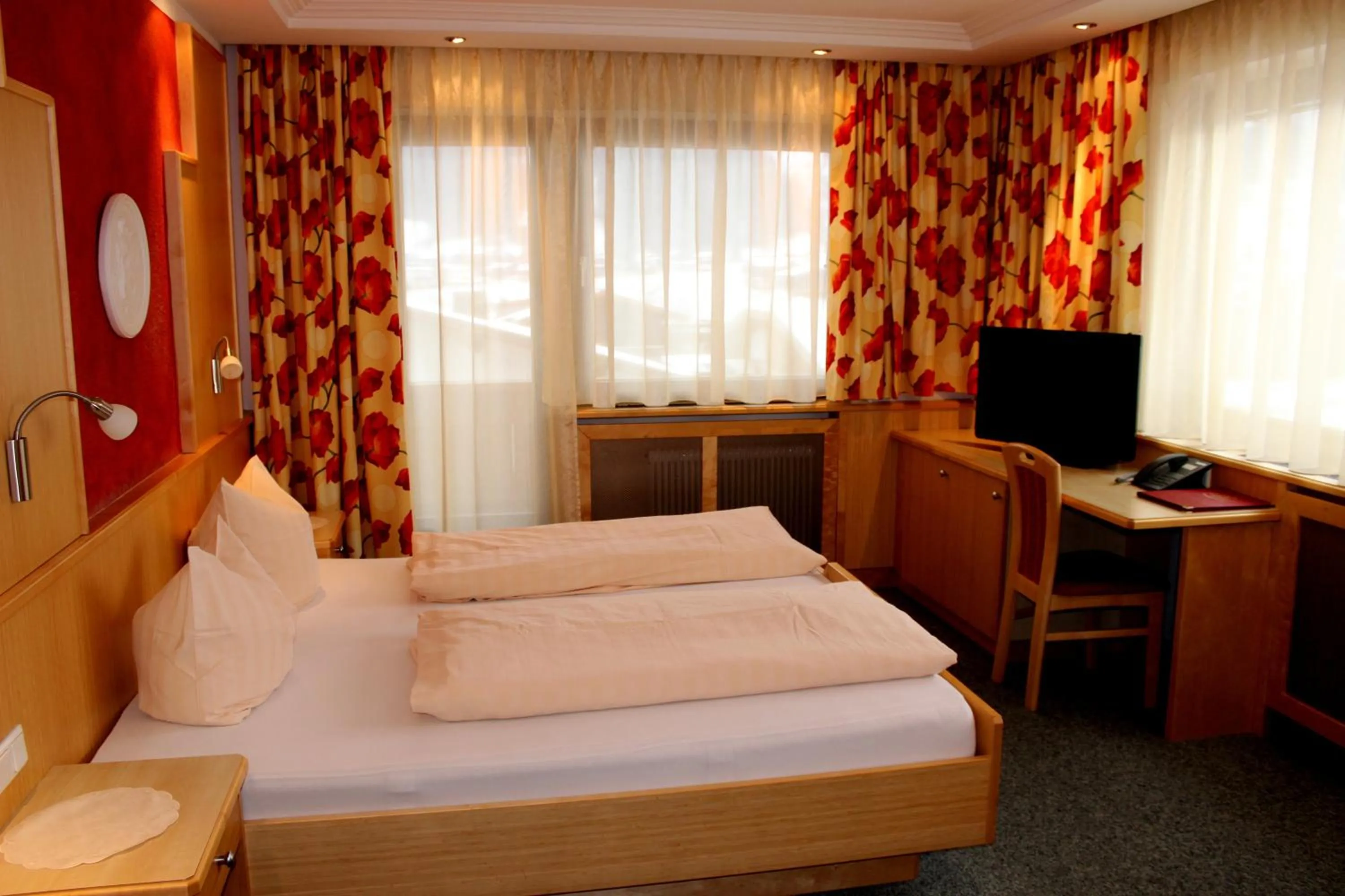 Photo of the whole room, Bed in Hotel Alpina