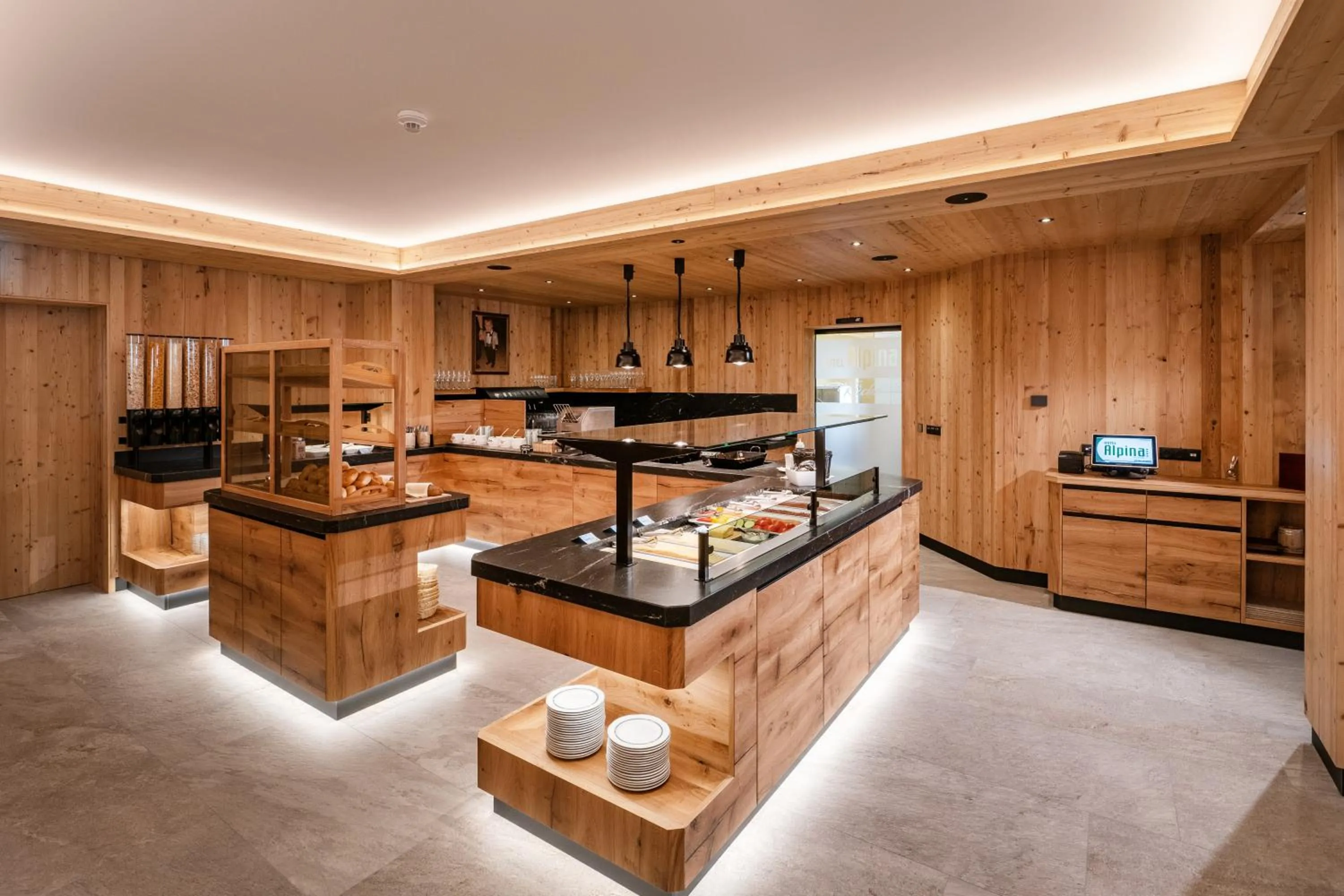 Breakfast in Hotel Alpina