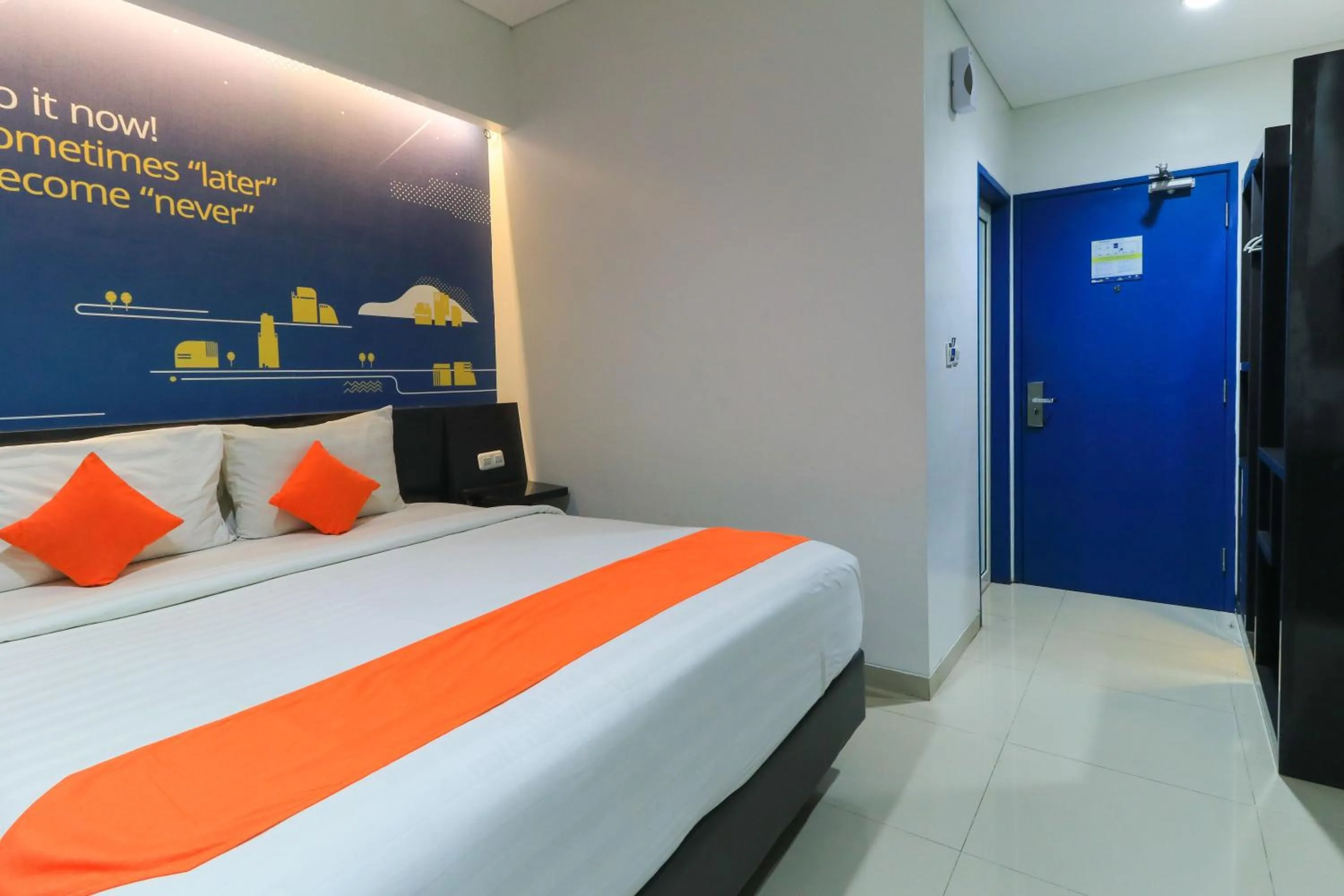 Bedroom, Bed in Hotel Berlian International