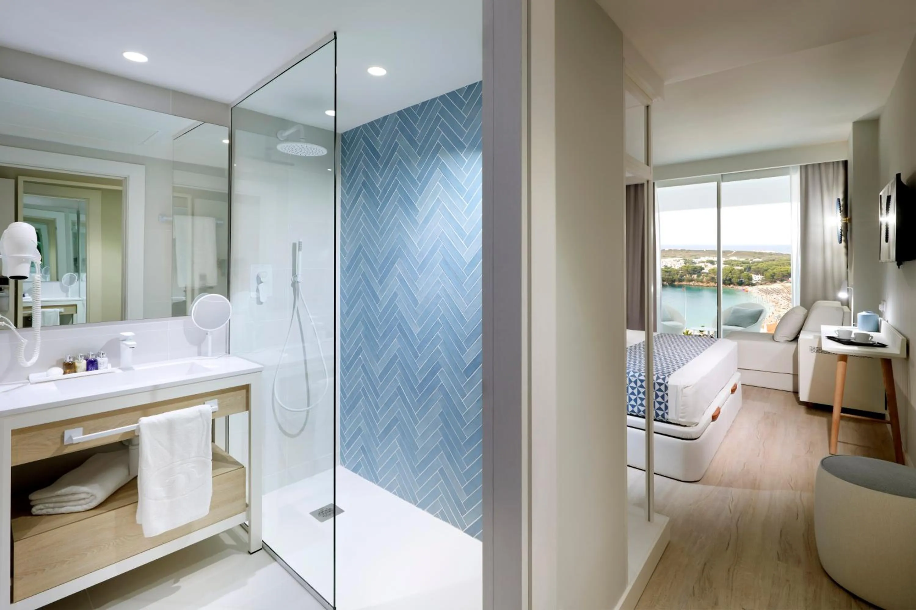 Shower in Palladium Hotel Menorca