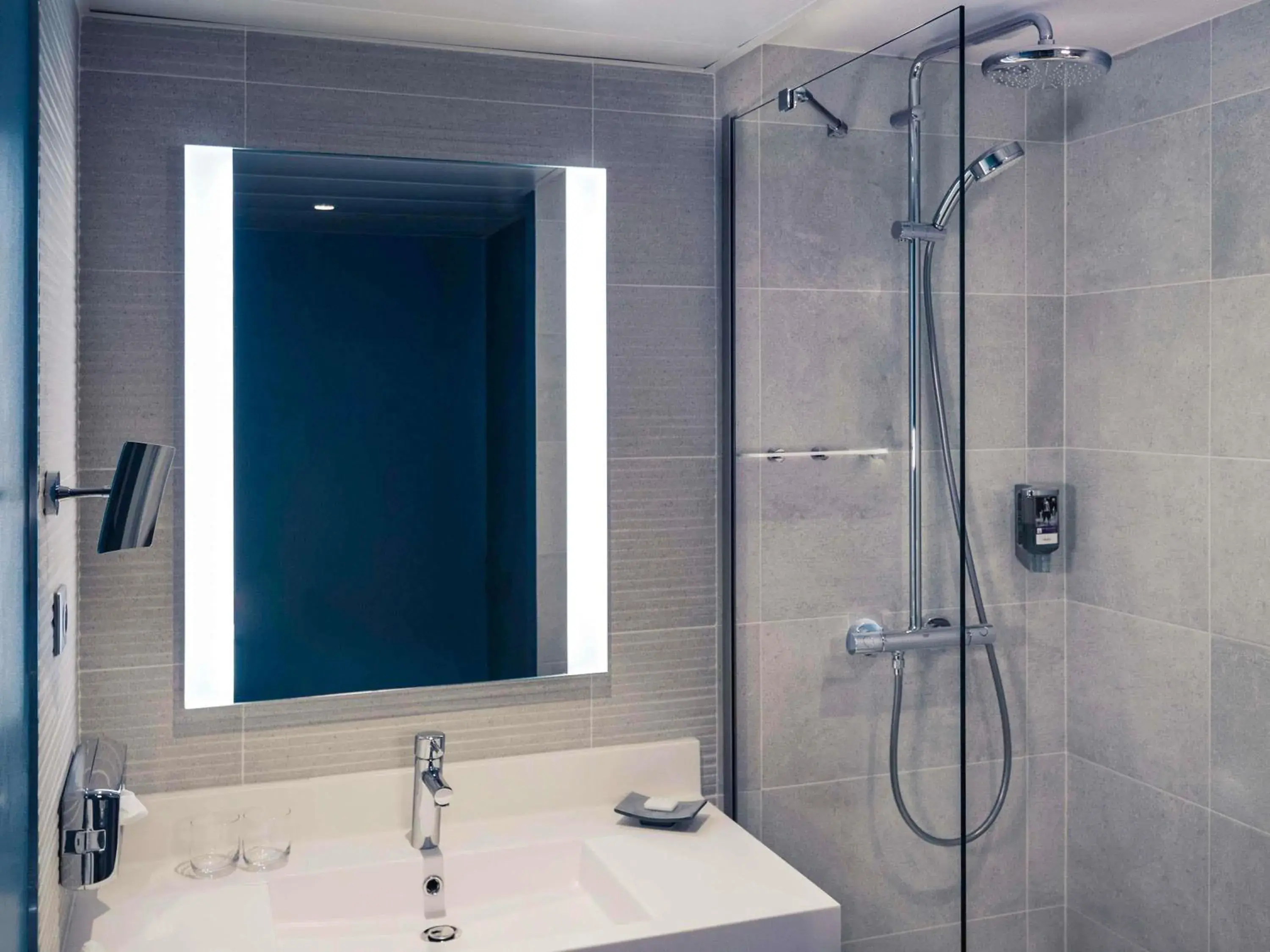 Superior Double Room in Mercure Annemasse Porte De Genève Superior Double Room in Mercure Annemasse Porte De Genève