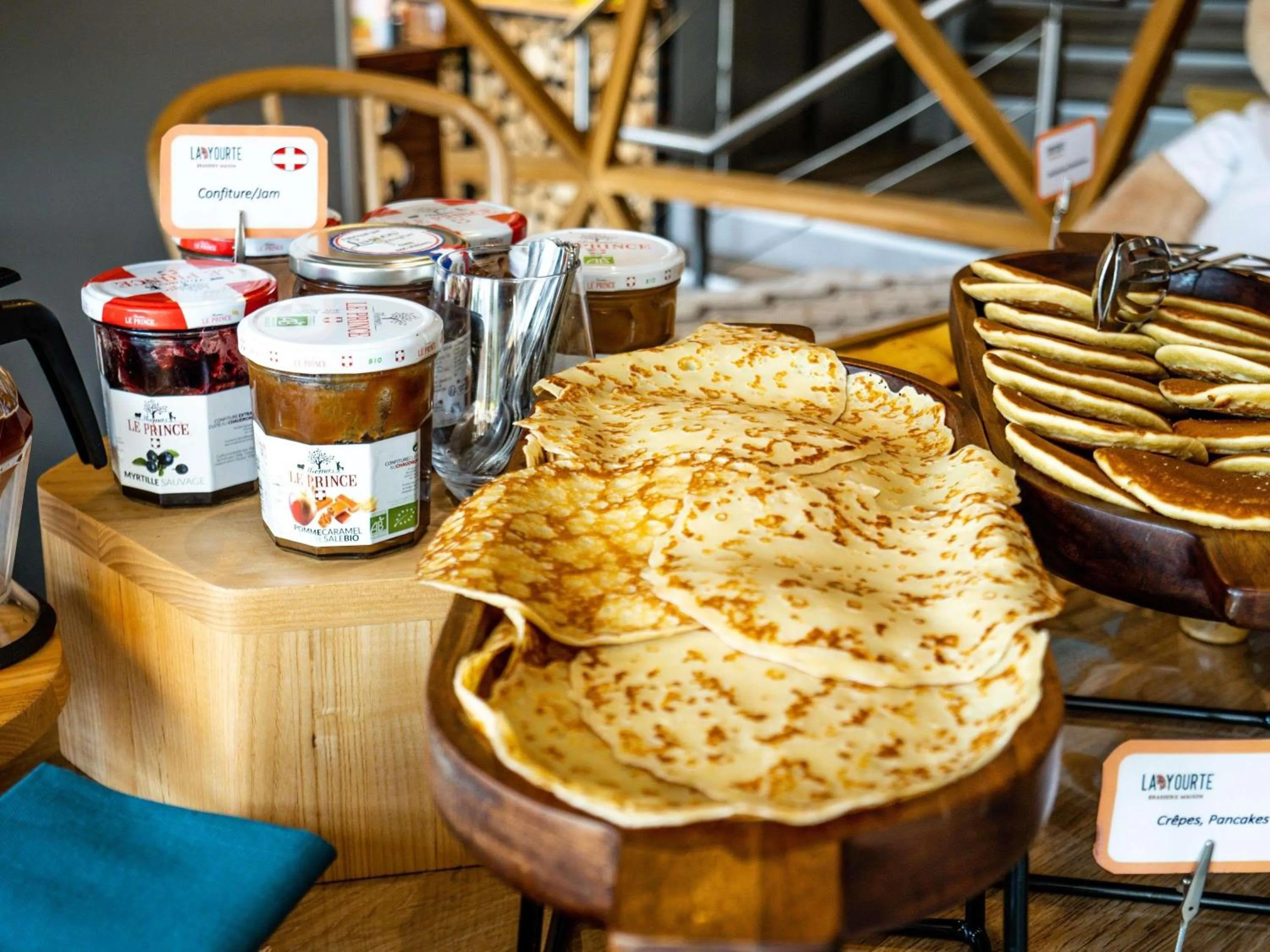 Breakfast in Mercure Annemasse Porte De Genève