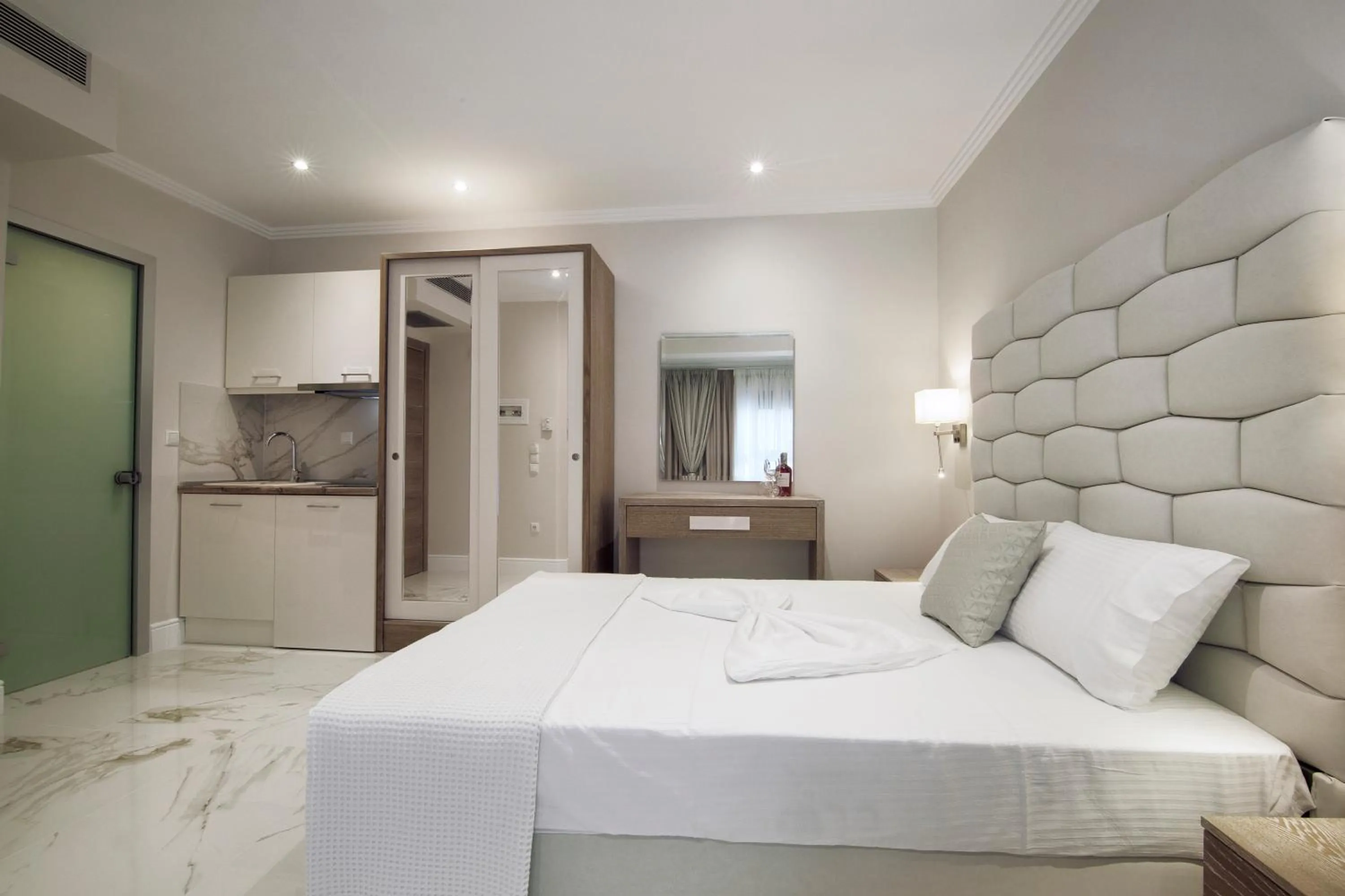 Bed in La Mer Apartments