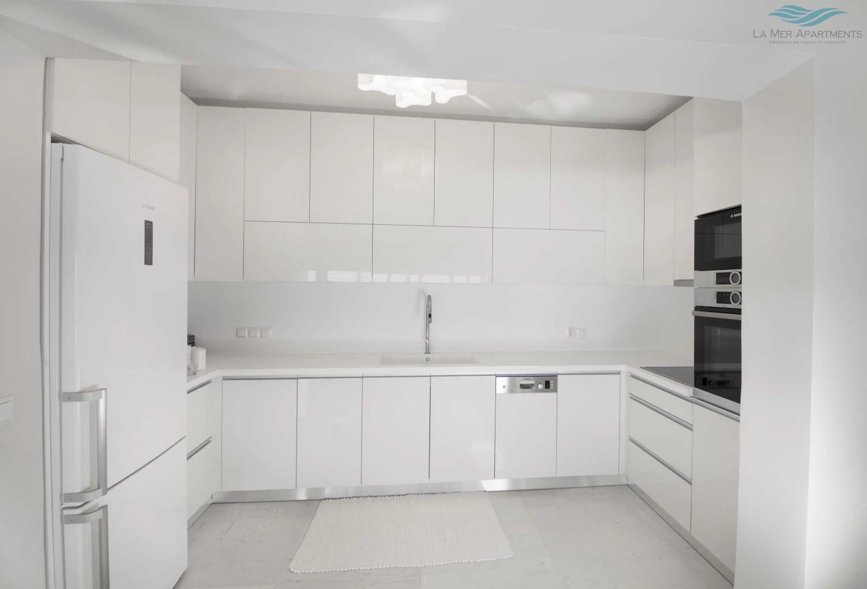 Kitchen or kitchenette in La Mer Apartments