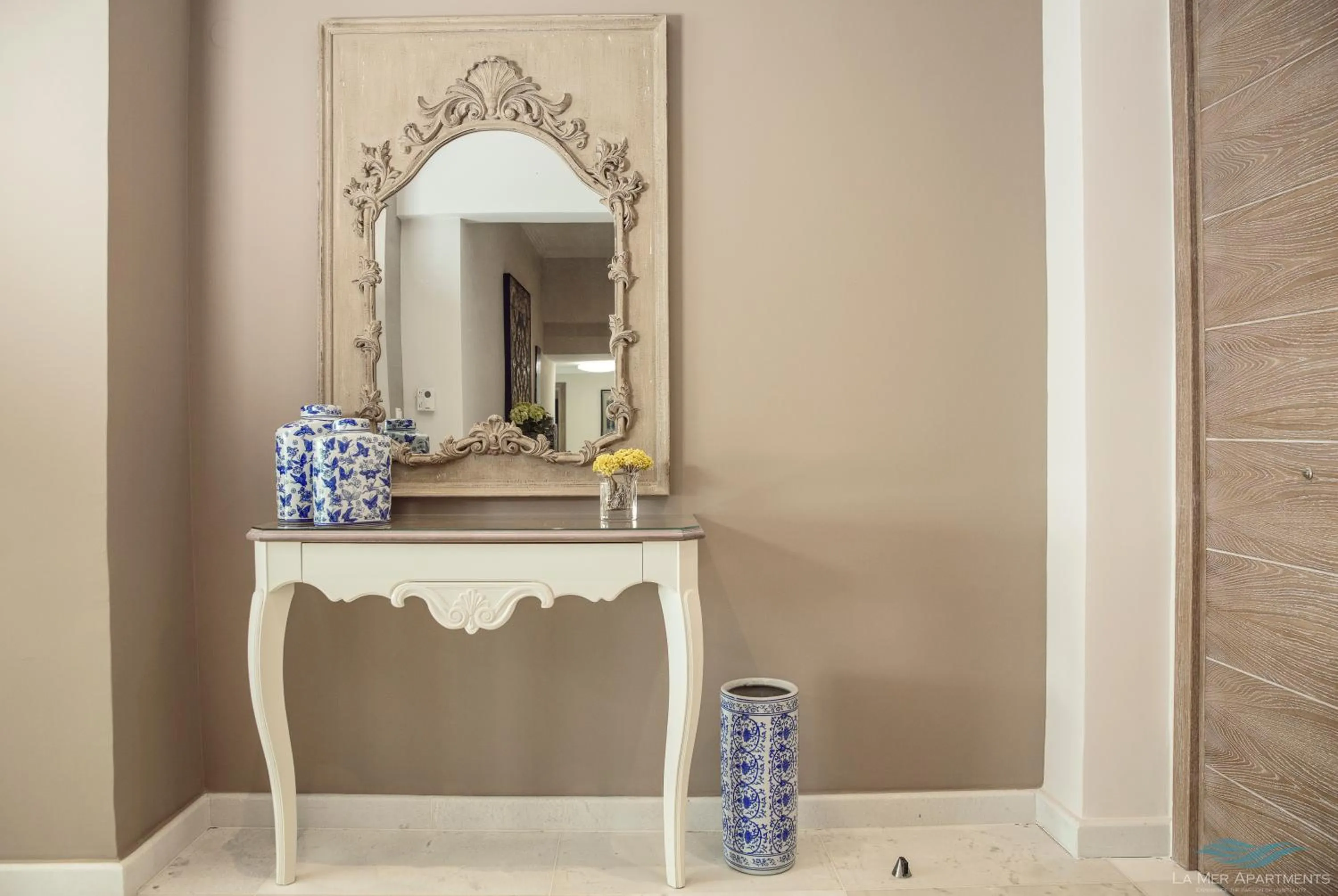 Decorative detail in La Mer Apartments