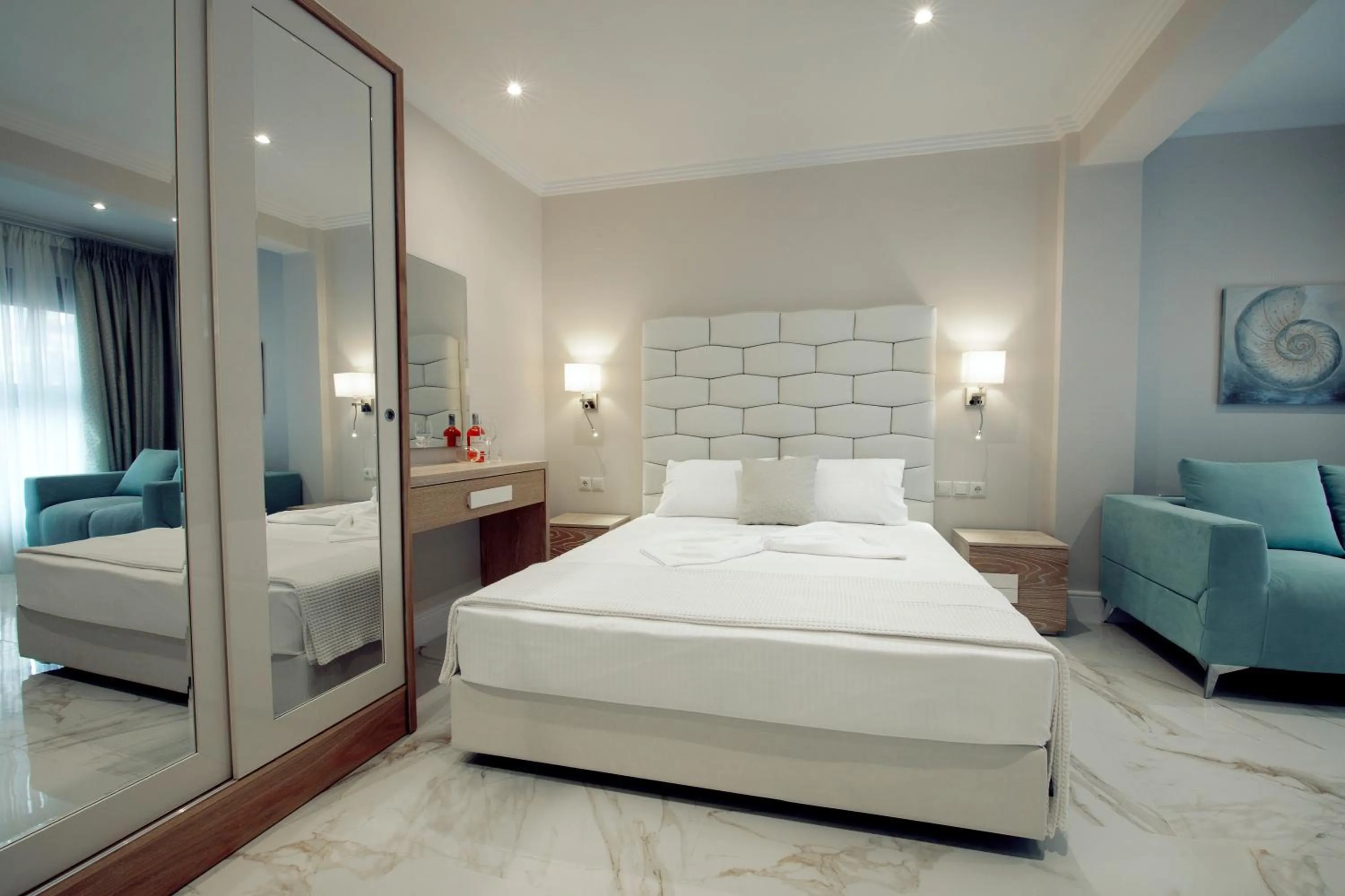 Bed in La Mer Apartments