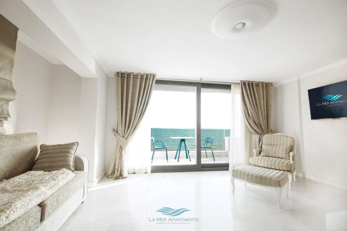 Sea view in La Mer Apartments