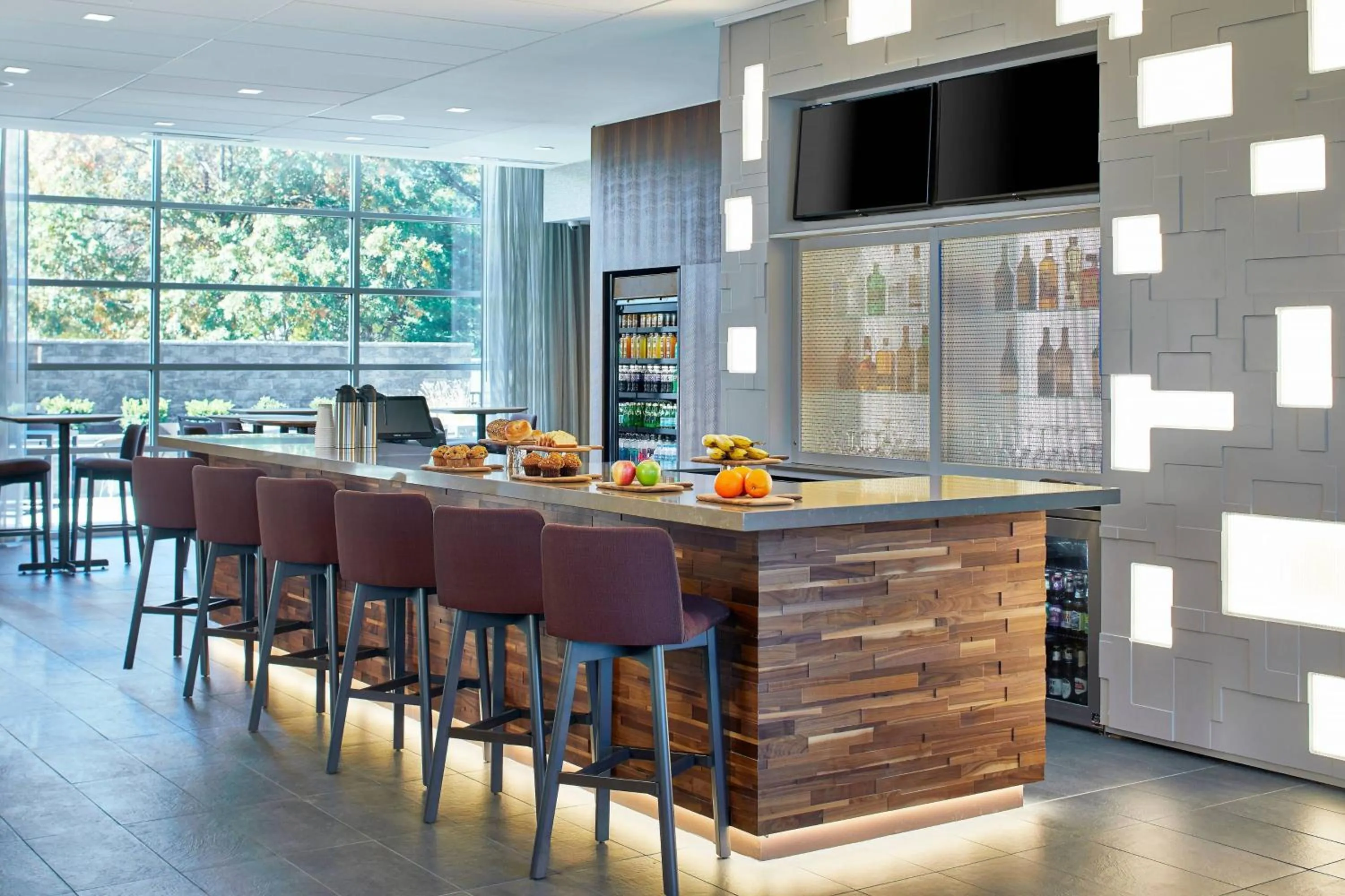 Breakfast in Courtyard by Marriott Albany Airport