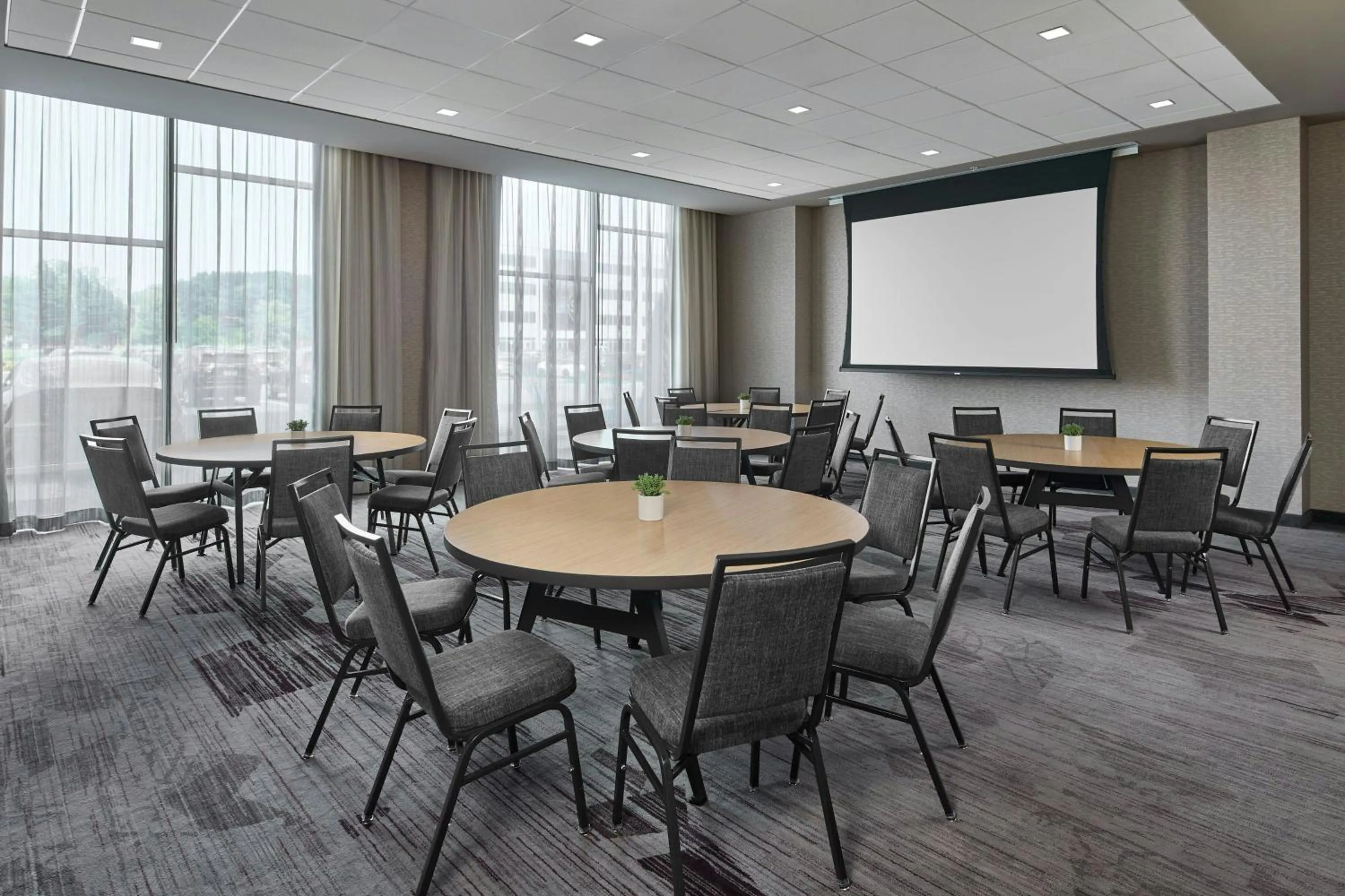 Meeting/conference room in Courtyard by Marriott Albany Airport