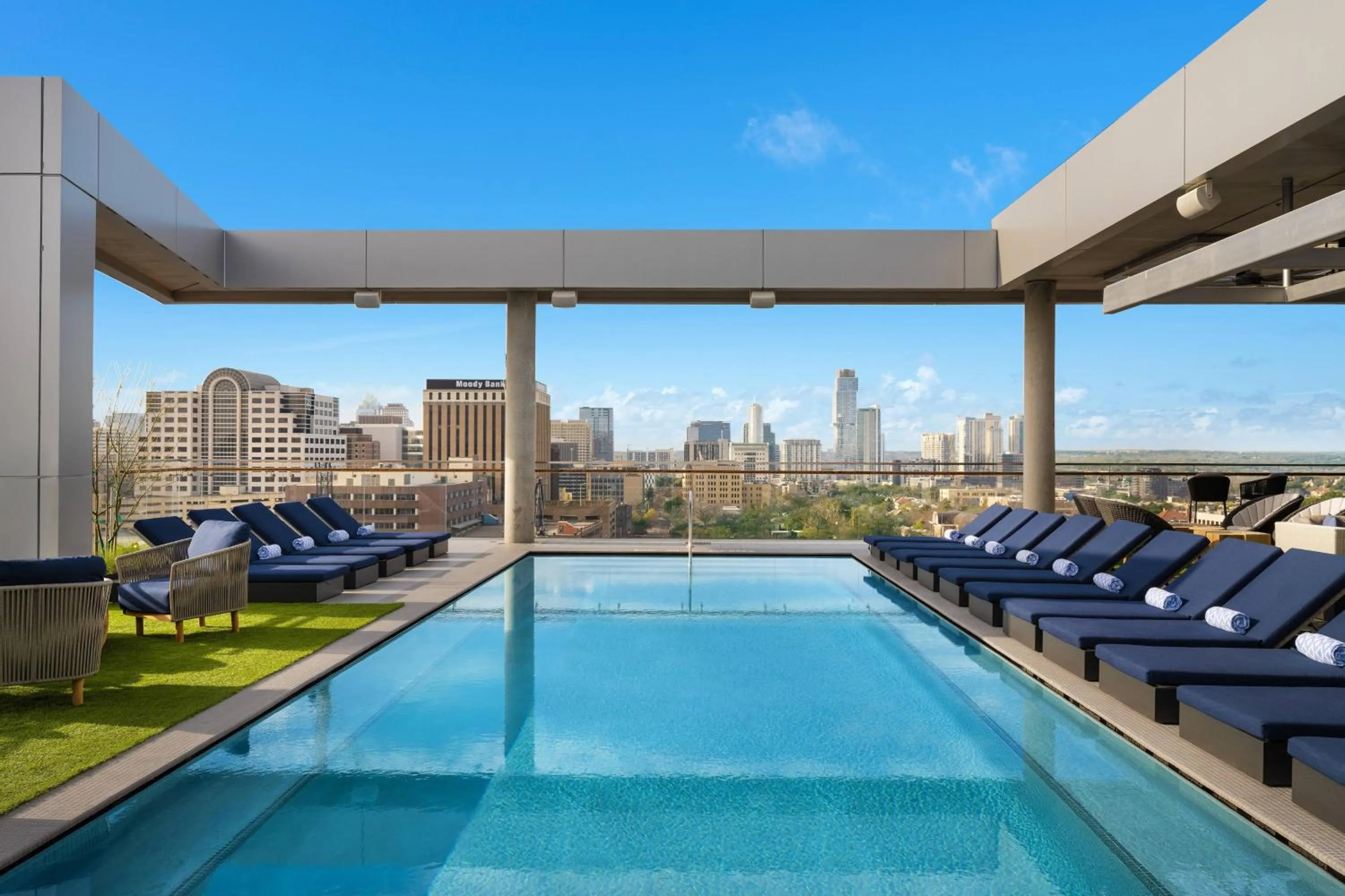 Swimming pool in The Otis Hotel Austin, Autograph Collection