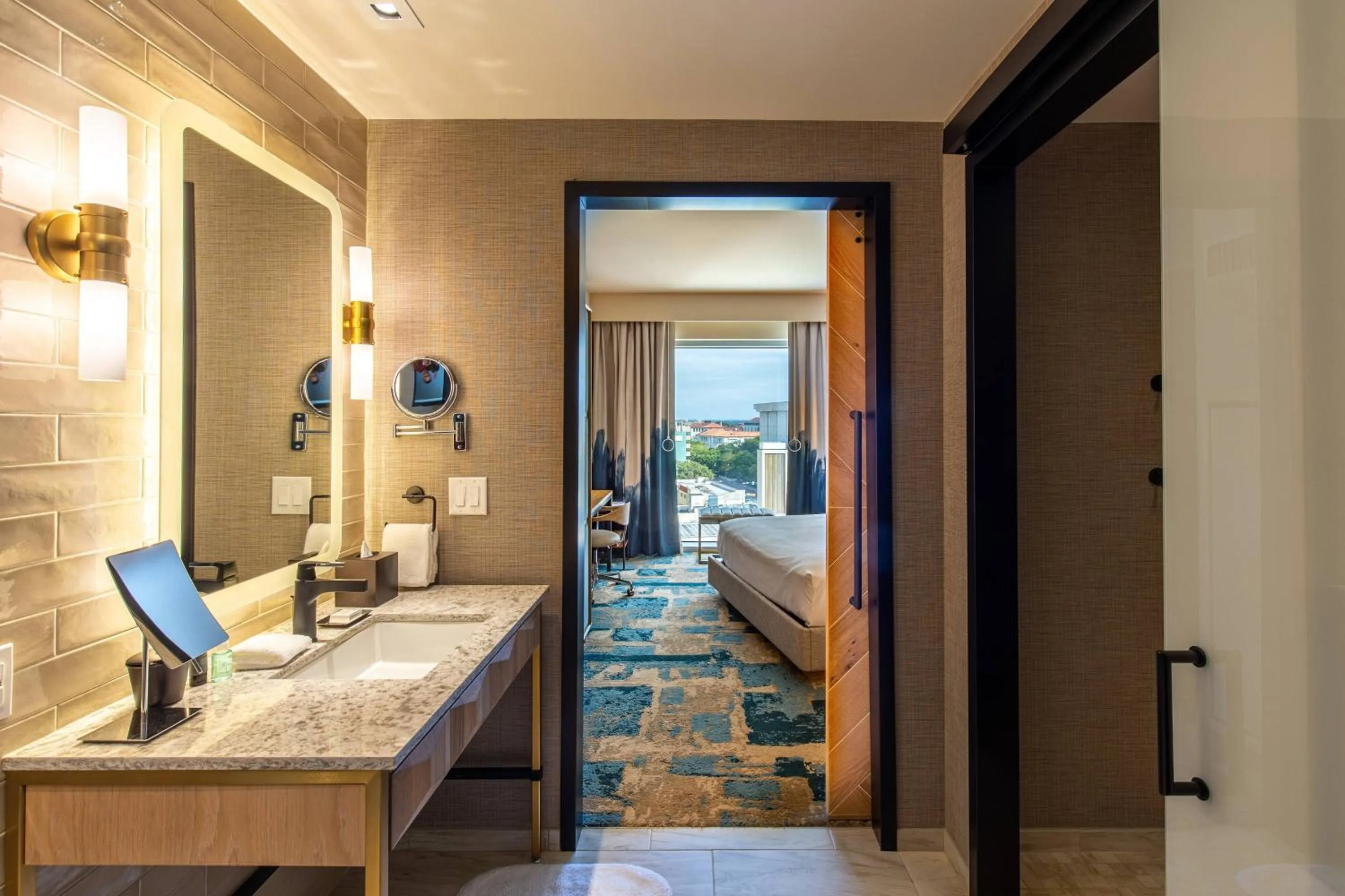 Bathroom, Bed in The Otis Hotel Austin, Autograph Collection