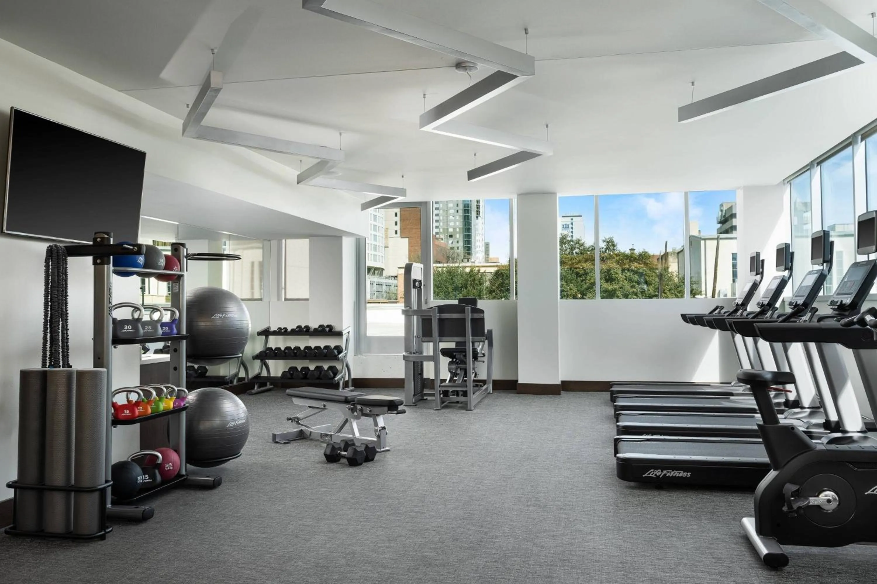 Fitness centre/facilities in AC Hotel by Marriott Austin-University