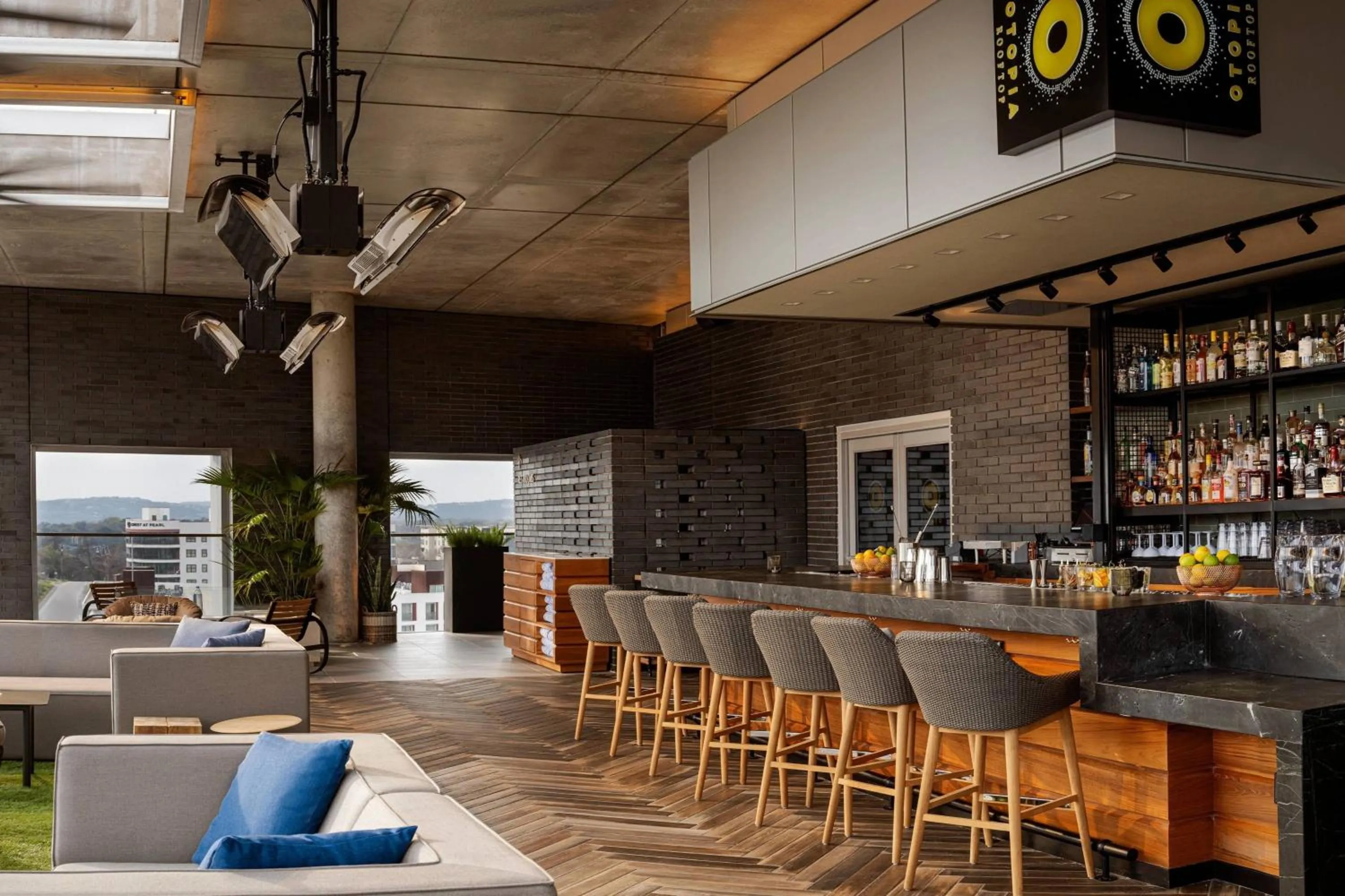 Lounge or bar in AC Hotel by Marriott Austin-University