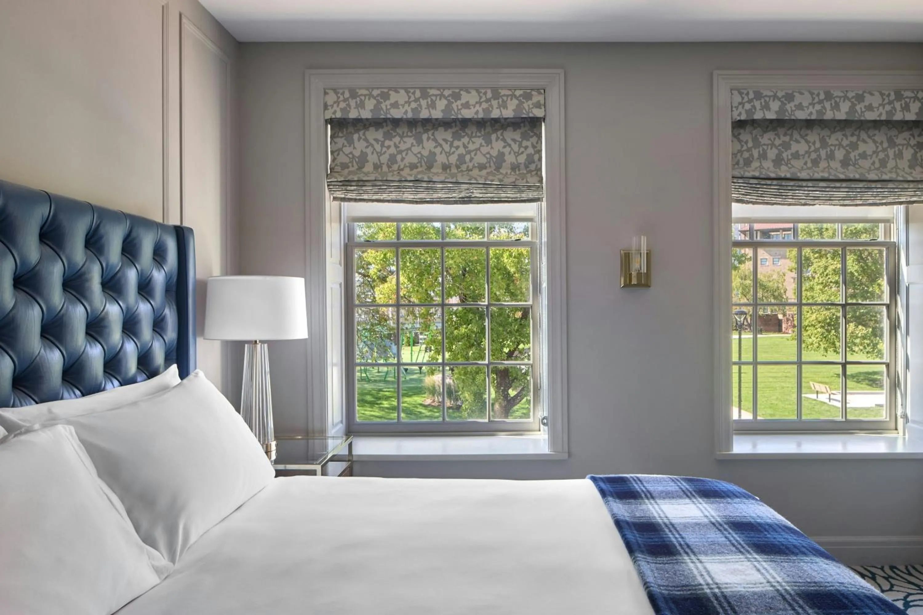 Bedroom, Bed in The Lytle Park Hotel, Autograph Collection