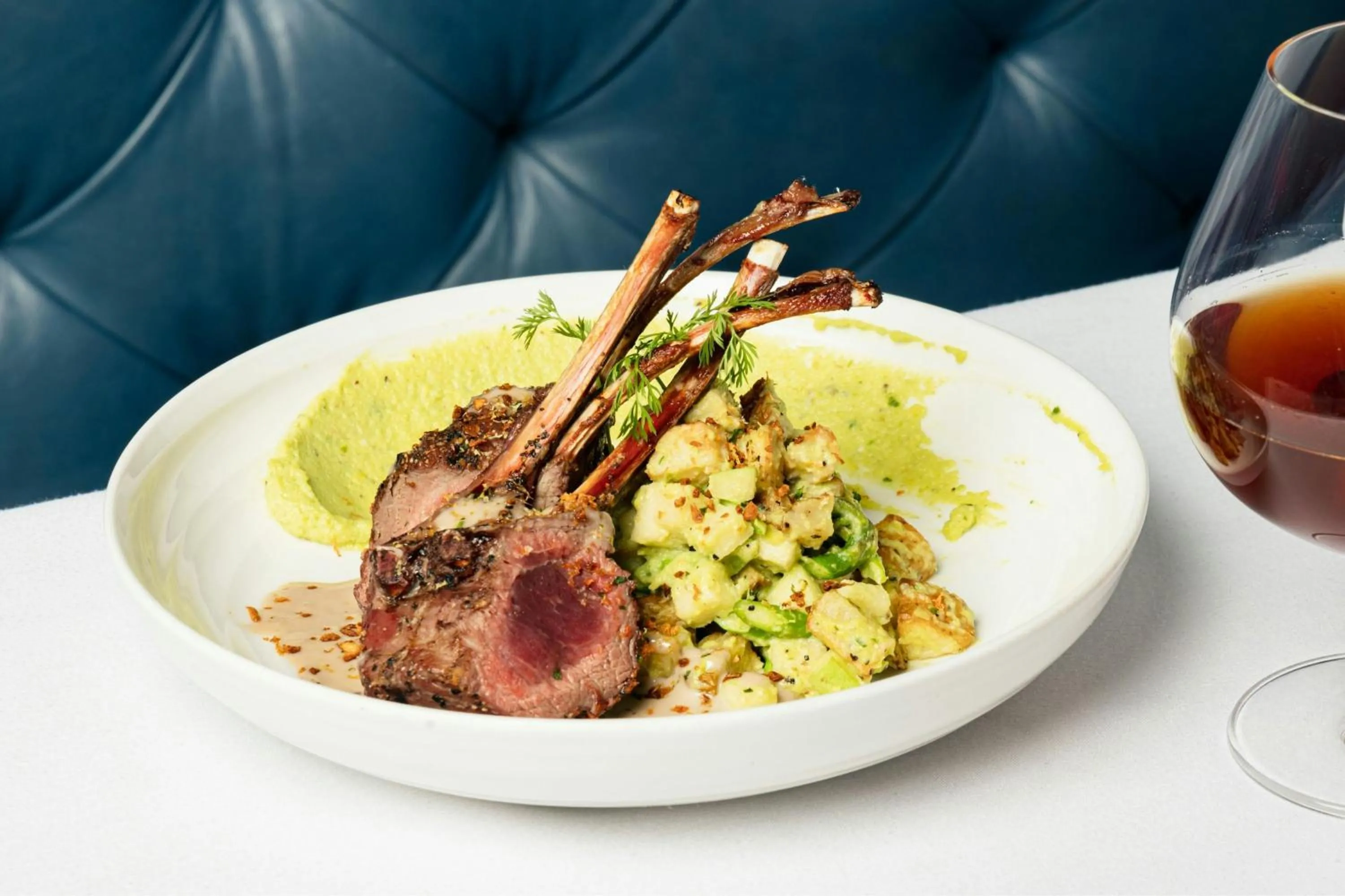 Restaurant/places to eat in The Lytle Park Hotel, Autograph Collection