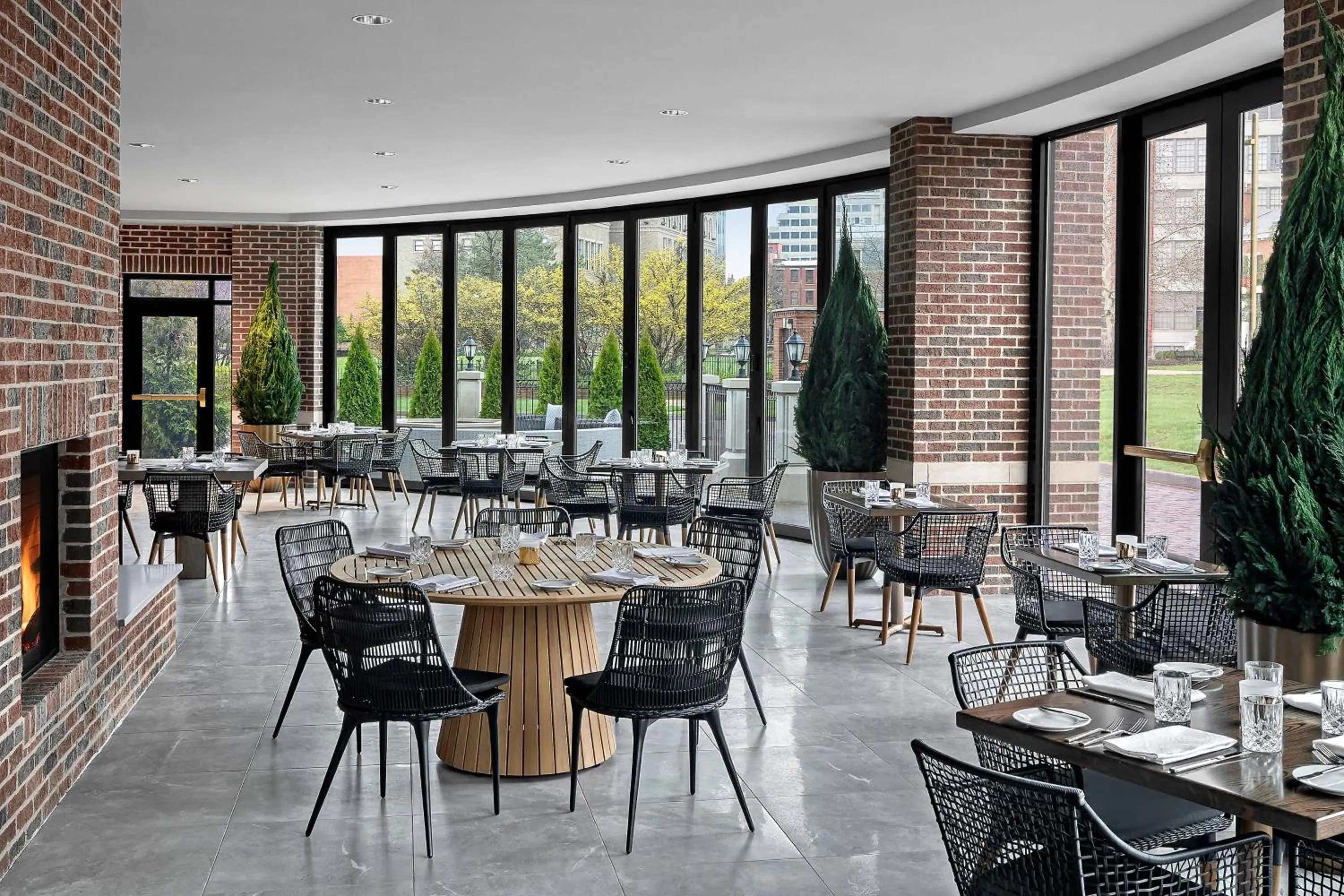 Restaurant/places to eat in The Lytle Park Hotel, Autograph Collection